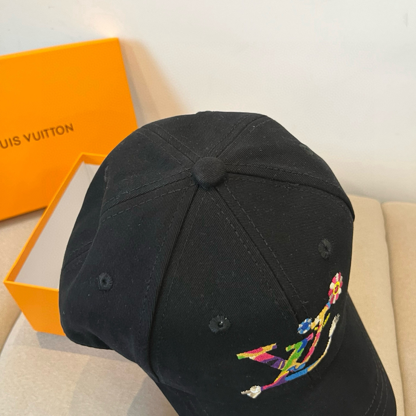 🧢路易威登棒球帽 LouisVuitton😍新款LV棒球帽，重工打造♥️高端大气，百搭款🤗男女通用！跑量