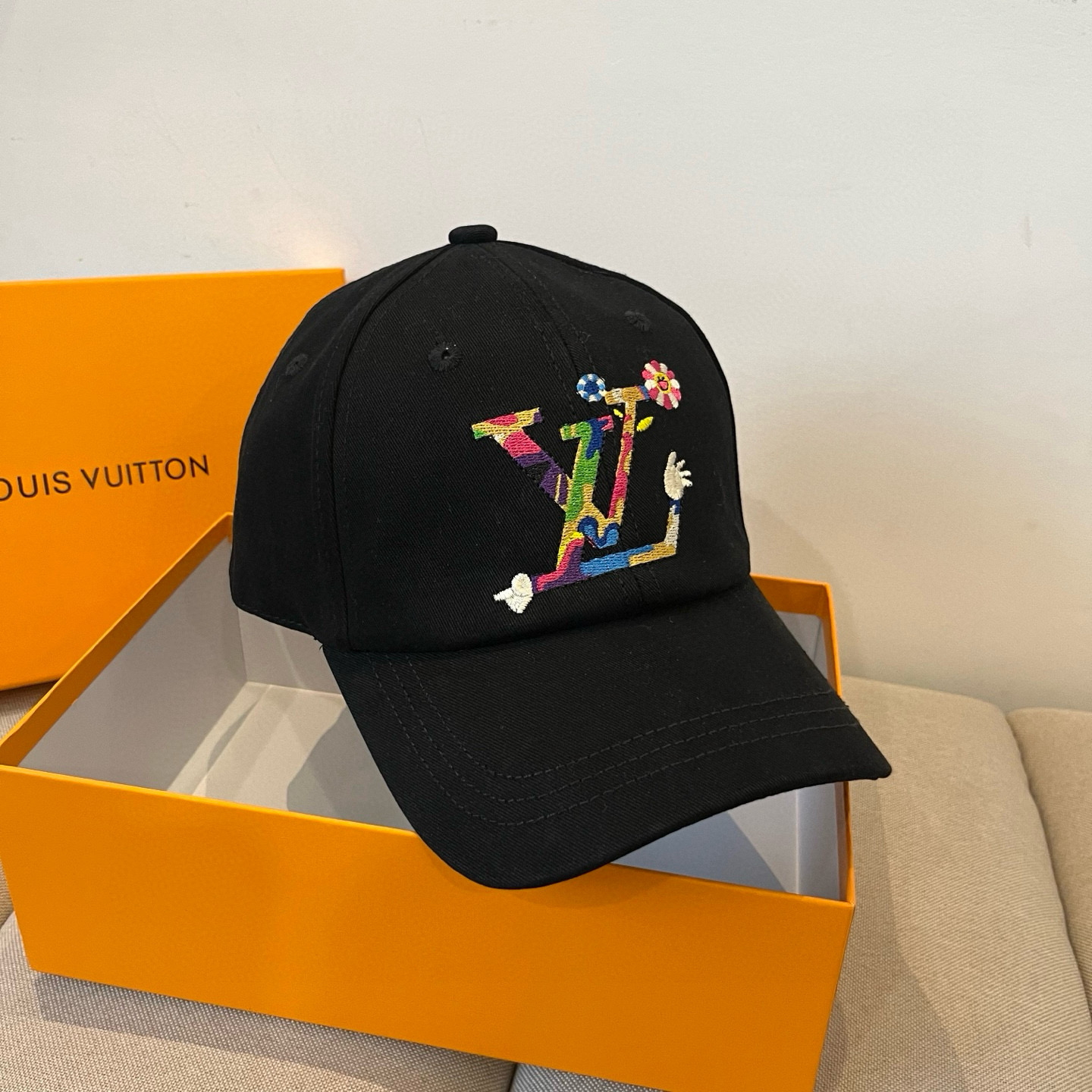 🧢路易威登棒球帽 LouisVuitton😍新款LV棒球帽，重工打造♥️高端大气，百搭款🤗男女通用！跑量