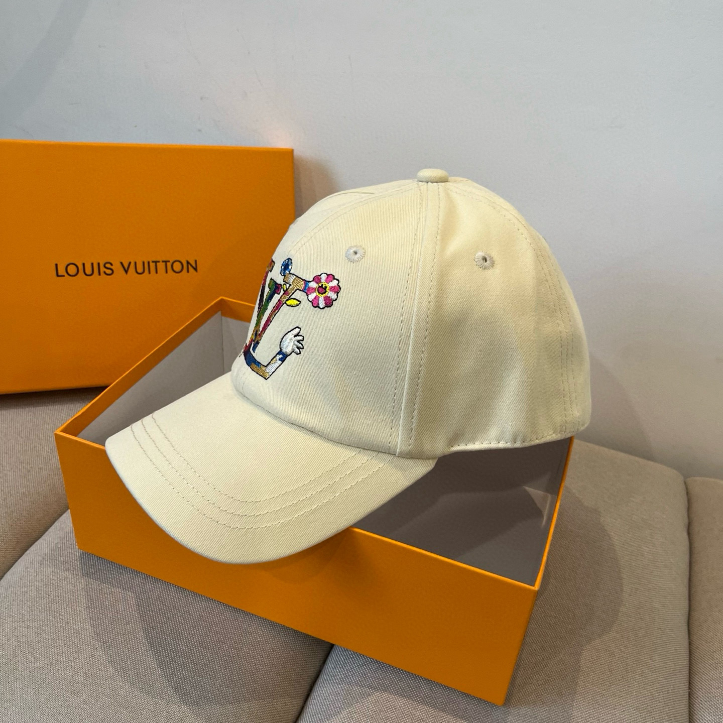🧢路易威登棒球帽 LouisVuitton😍新款LV棒球帽，重工打造♥️高端大气，百搭款🤗男女通用！跑量