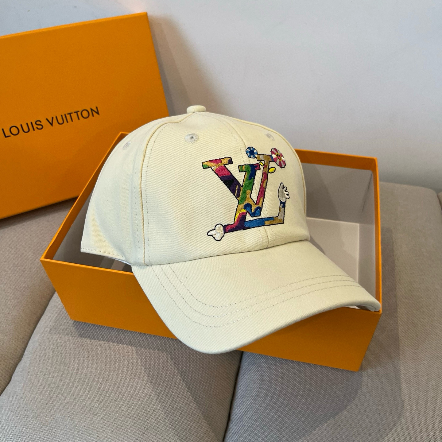 🧢路易威登棒球帽 LouisVuitton😍新款LV棒球帽，重工打造♥️高端大气，百搭款🤗男女通用！跑量