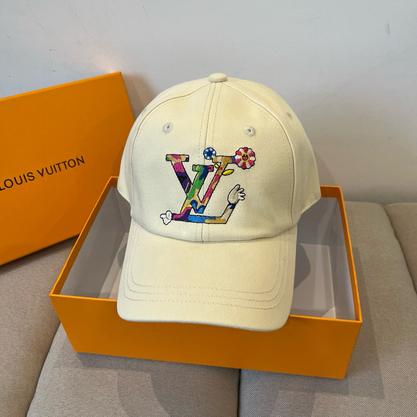 🧢路易威登棒球帽 LouisVuitton😍新款LV棒球帽，重工打造♥️高端大气，百搭款🤗男女通用！跑量