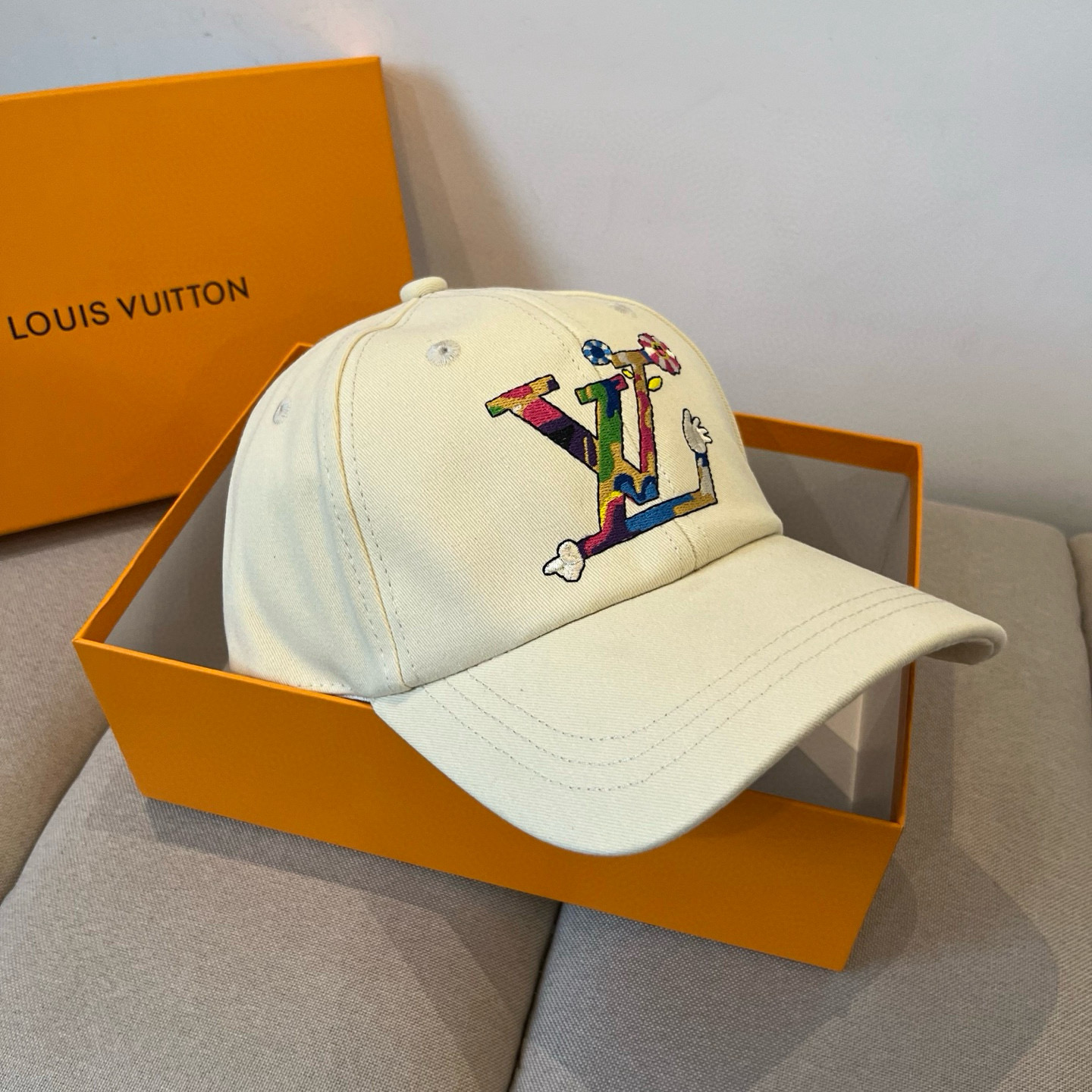 🧢路易威登棒球帽 LouisVuitton😍新款LV棒球帽，重工打造♥️高端大气，百搭款🤗男女通用！跑量