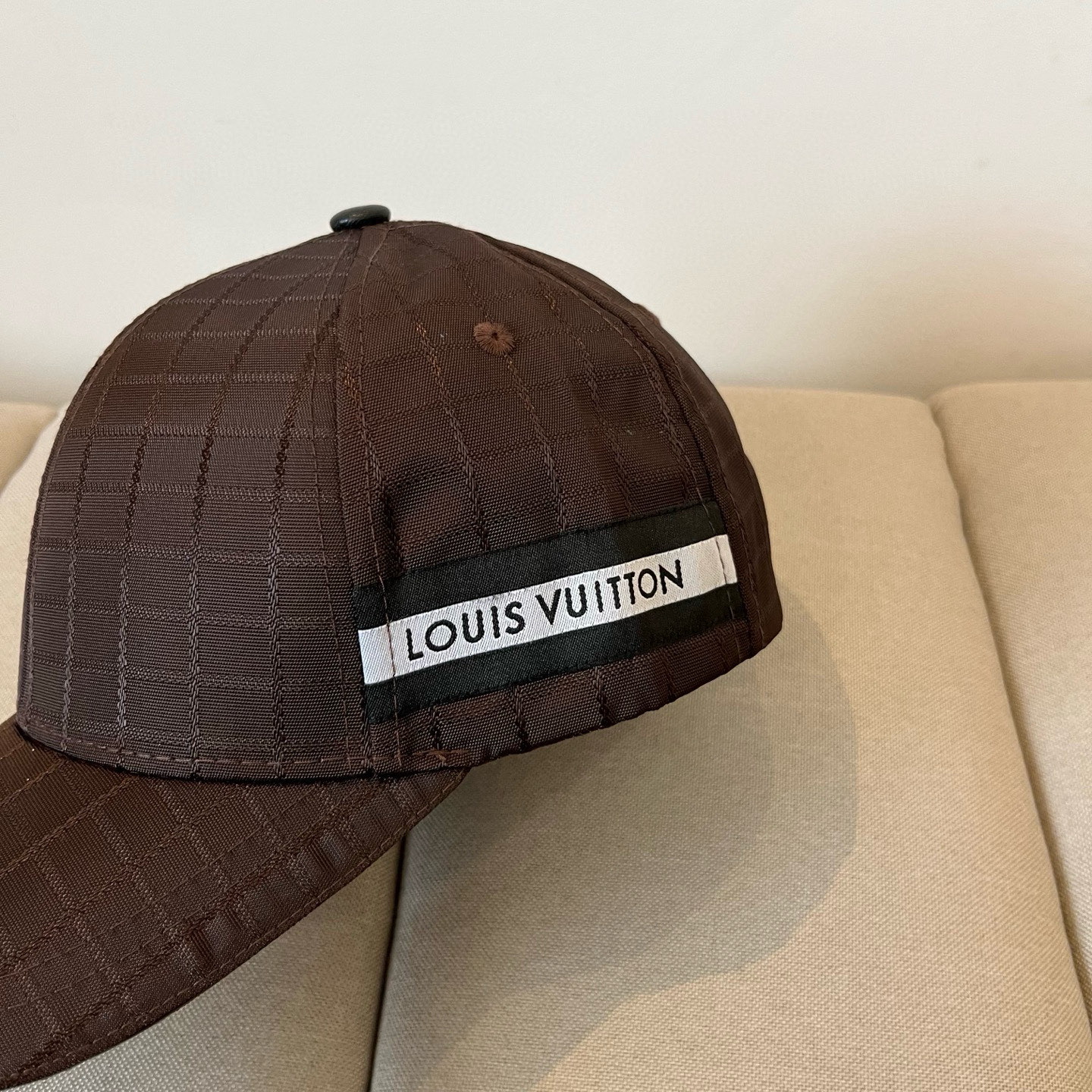 🧢路易威登棒球帽 LouisVuitton😍新款LV棒球帽，重工打造♥️高端大气，百搭款🤗男女通用！跑量