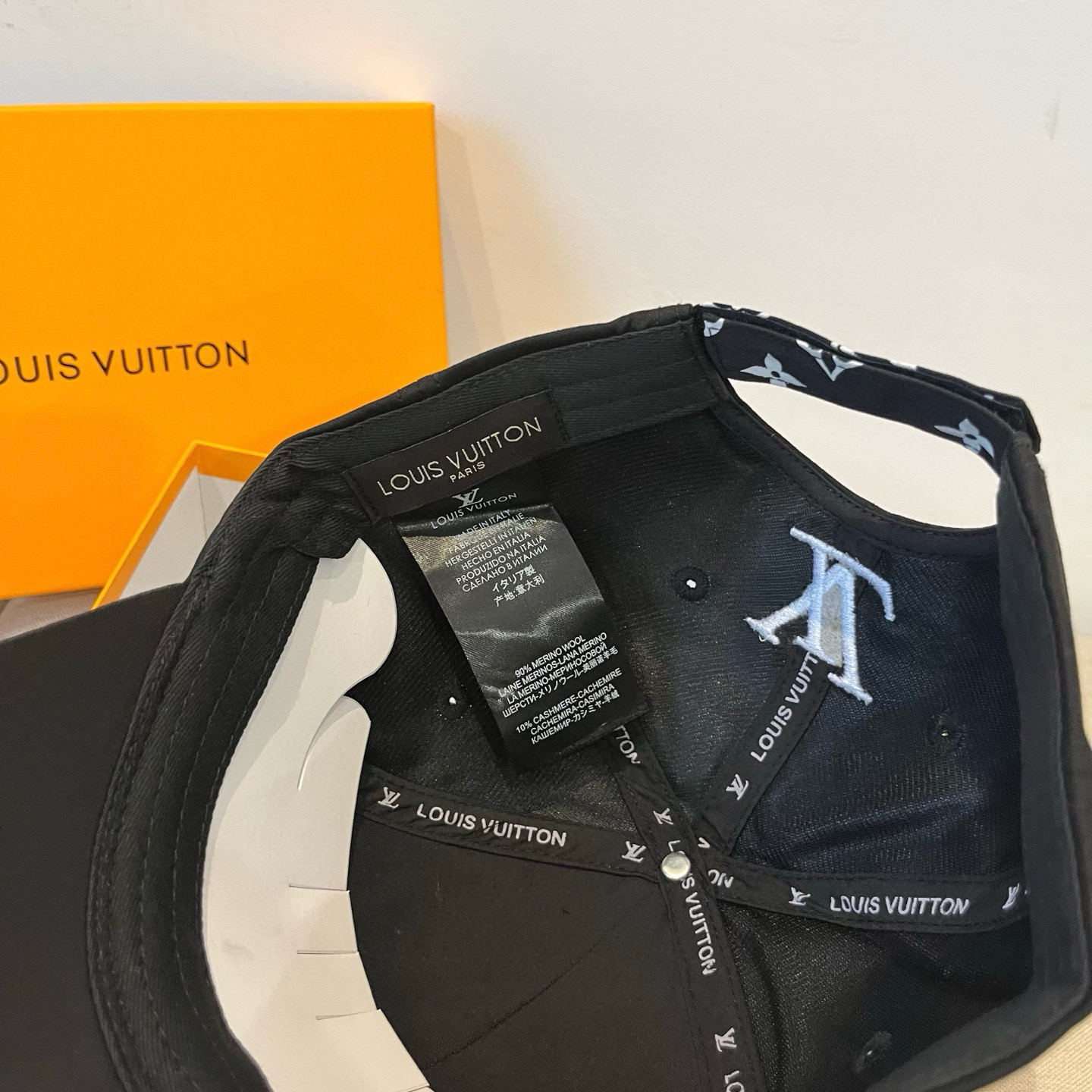 🧢路易威登棒球帽 LouisVuitton😍新款LV棒球帽，重工打造♥️高端大气，百搭款🤗男女通用！跑量