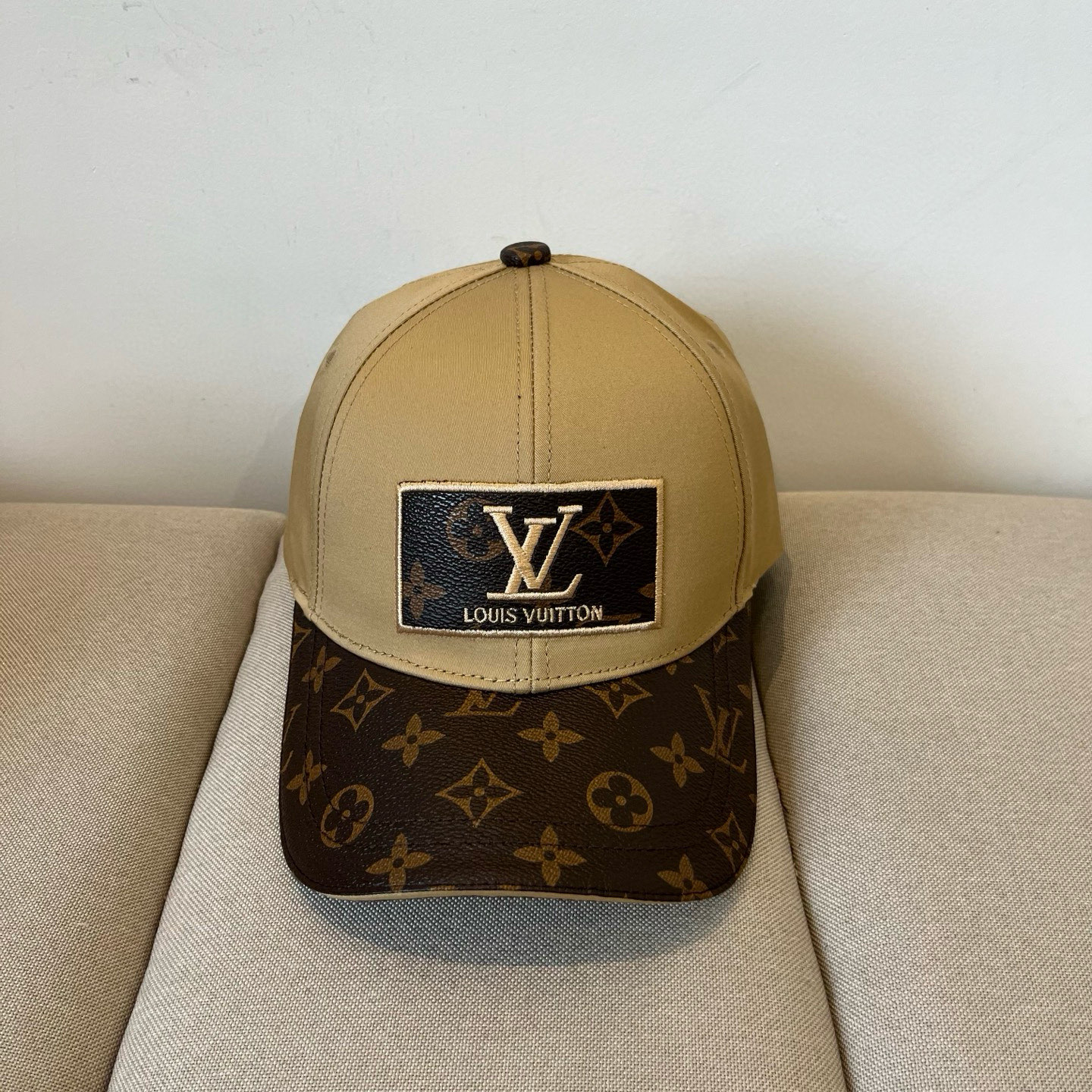 🧢路易威登棒球帽 LouisVuitton😍新款LV棒球帽，重工打造♥️高端大气，百搭款🤗男女通用！跑量