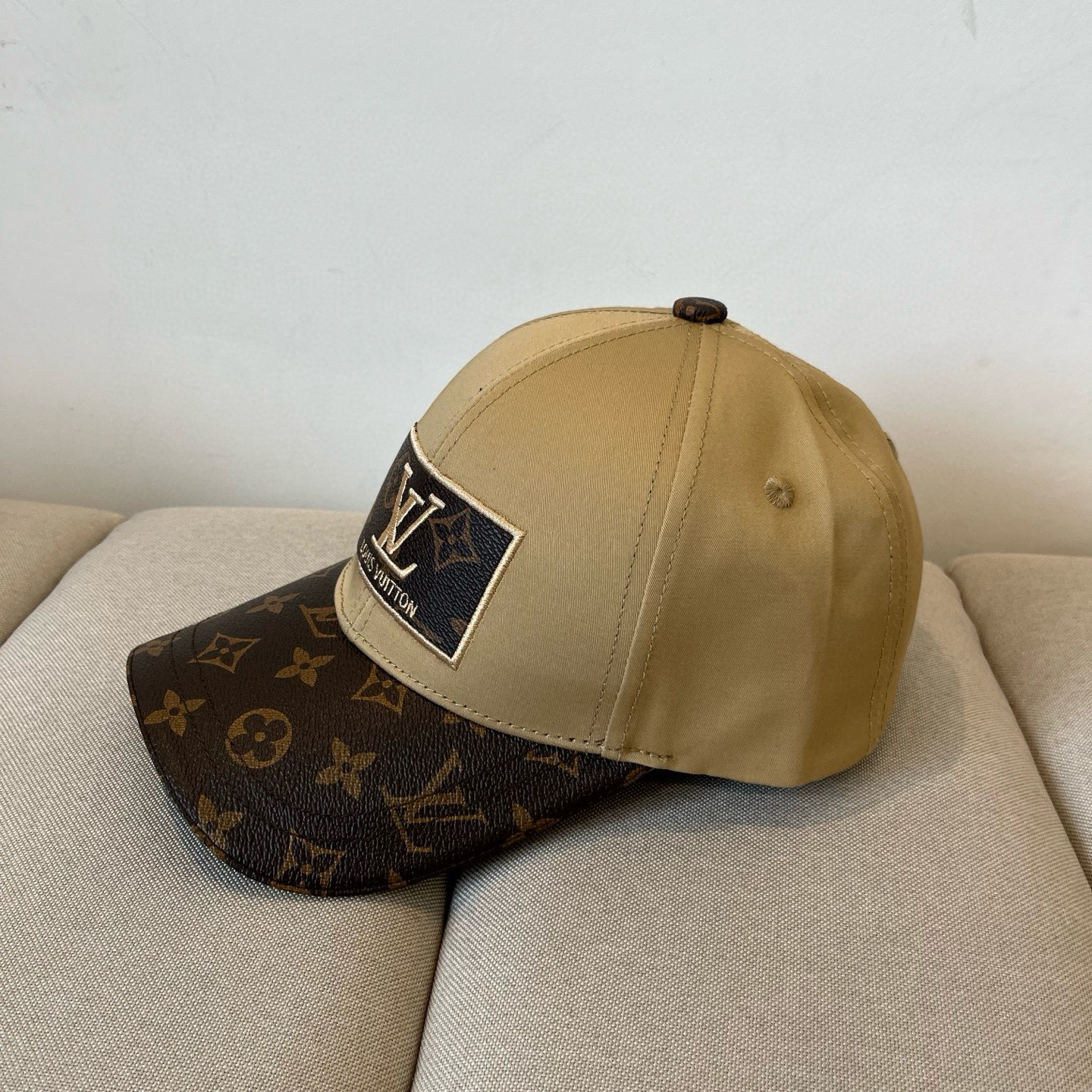 🧢路易威登棒球帽 LouisVuitton😍新款LV棒球帽，重工打造♥️高端大气，百搭款🤗男女通用！跑量