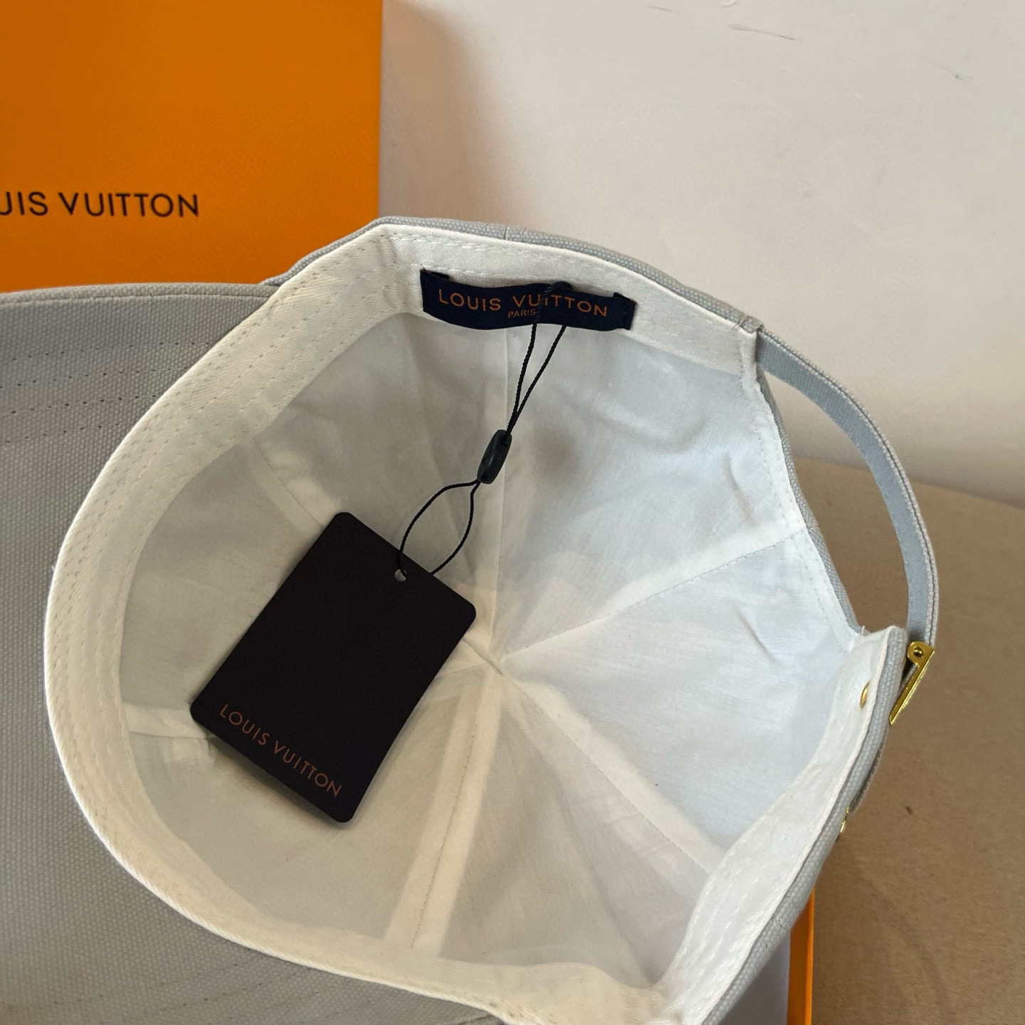 🧢路易威登棒球帽 LouisVuitton😍新款LV棒球帽，重工打造♥️高端大气，百搭款🤗男女通用！跑量