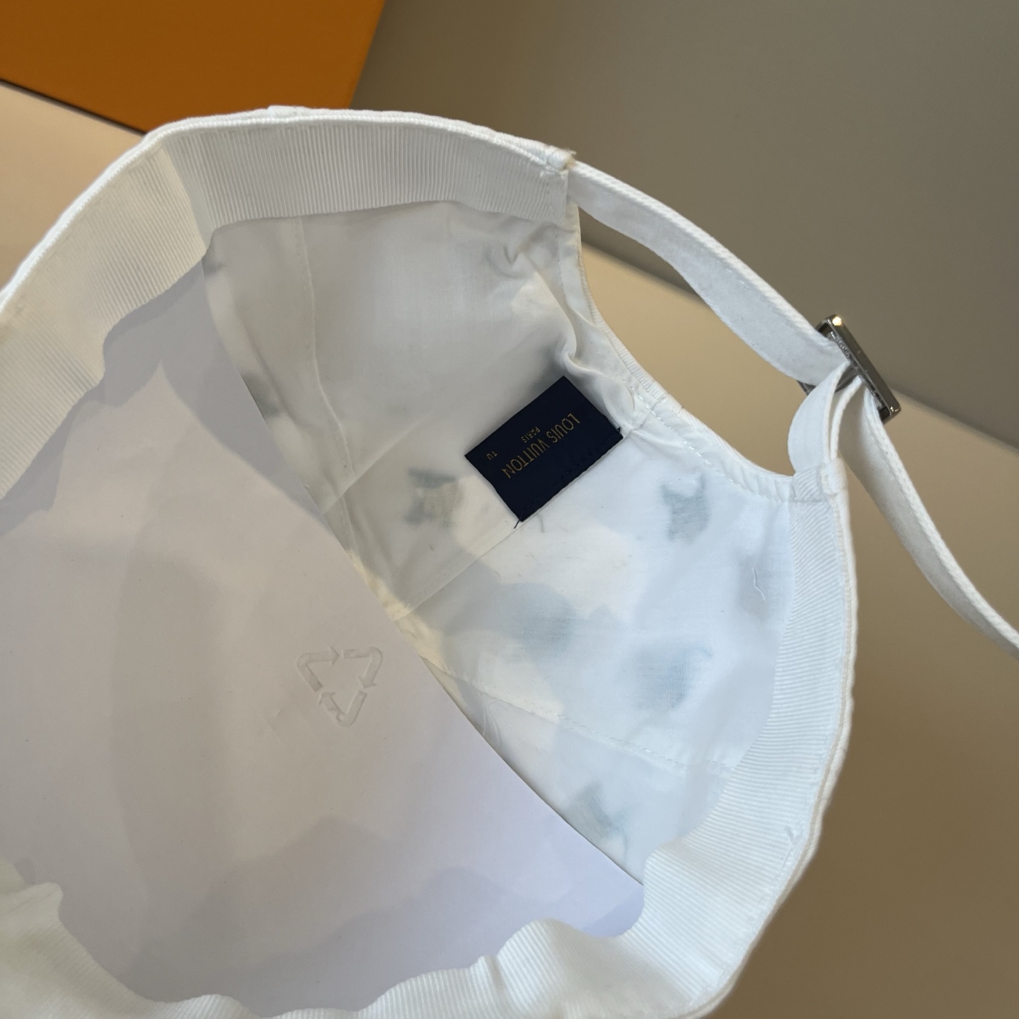 🧢路易威登棒球帽 LouisVuitton😍新款LV棒球帽，重工打造♥️高端大气，百搭款🤗男女通用！跑量