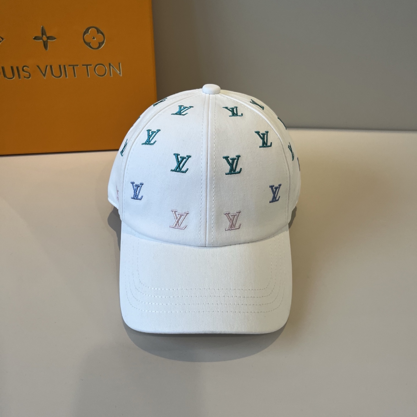 NO:351006,Louis Vuitton Baseball Cap Louis Vuitton's new LV baseball cap, heavy industry creates high-end and atmospheric, versatile and universal for both men and women!  Run volume!  hat straw hat fisherman hat baseball hat, hat, louis vuitton, louis vuitton, louis vuitton, espadrilles, hats路易威登棒球帽 LouisVuitton新款LV棒球帽,重工打造高端大气,百搭款男女通用！跑量！帽子草帽渔夫帽棒球帽,帽子,louis vuitton,louis vuitton,louis vuitton,espadrilles,hats,hat