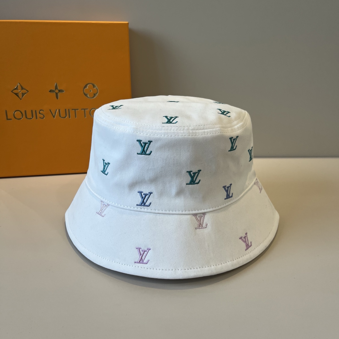 NO:351118,Louis Vuitton Fisherman's Hat Louis Vuitton's new LV baseball hat, heavy industry creates high-end and atmospheric, versatile and universal for both men and women!  Run volume!  hat straw hat fisherman hat baseball hat, hat, louis vuitton, louis vuitton, louis vuitton, espadrilles, hats路易威登渔夫帽 LouisVuitton新款LV棒球帽,重工打造高端大气,百搭款男女通用！跑量！帽子草帽渔夫帽棒球帽,帽子,louis vuitton,louis vuitton,louis vuitton,espadrilles,hats,hat