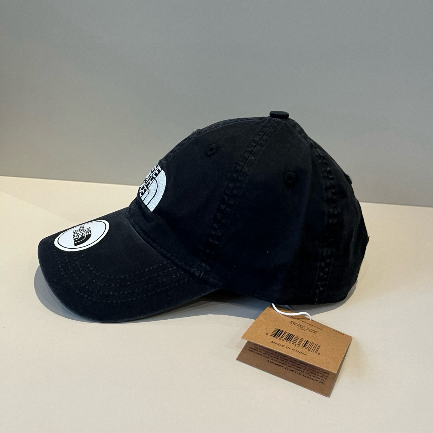 
北面♥️棒球帽🧢官网新品棒球帽，原单品质火爆来袭 。🎩 工艺非常精美 高档大气上档次！低调奢华，方便携