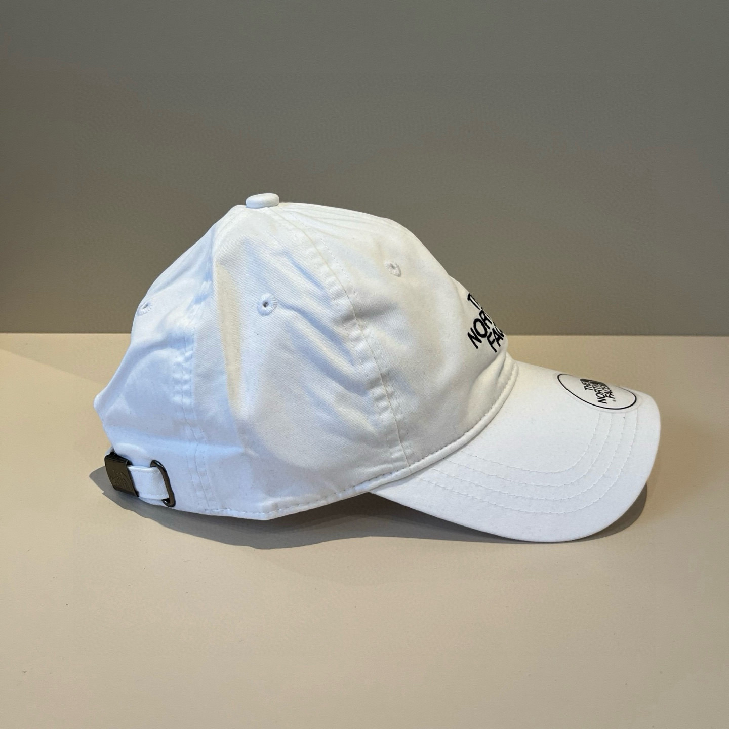 
北面♥️棒球帽🧢官网新品棒球帽，原单品质火爆来袭 。🎩 工艺非常精美 高档大气上档次！低调奢华，方便携