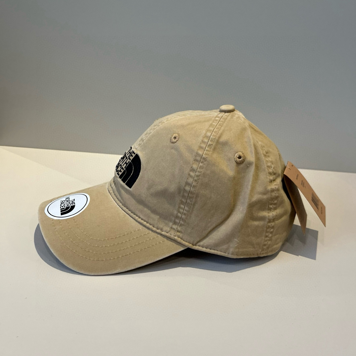 
北面♥️棒球帽🧢官网新品棒球帽，原单品质火爆来袭 。🎩 工艺非常精美 高档大气上档次！低调奢华，方便携