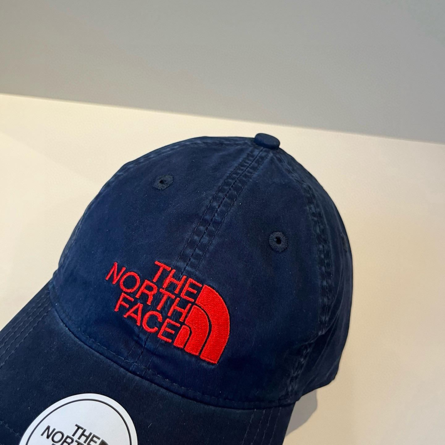 
北面♥️棒球帽🧢官网新品棒球帽，原单品质火爆来袭 。🎩 工艺非常精美 高档大气上档次！低调奢华，方便携