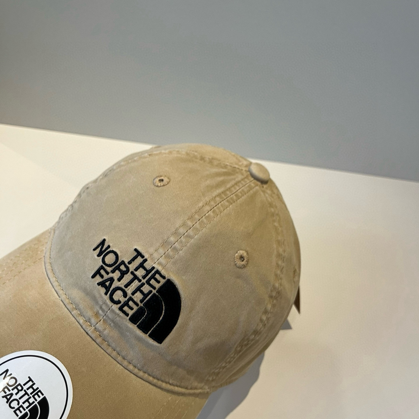 
北面♥️棒球帽🧢官网新品棒球帽，原单品质火爆来袭 。🎩 工艺非常精美 高档大气上档次！低调奢华，方便携