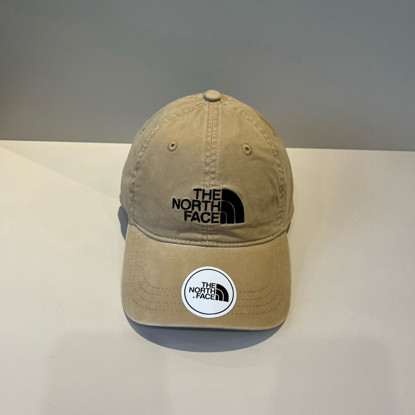 
北面♥️棒球帽🧢官网新品棒球帽，原单品质火爆来袭 。🎩 工艺非常精美 高档大气上档次！低调奢华，方便携