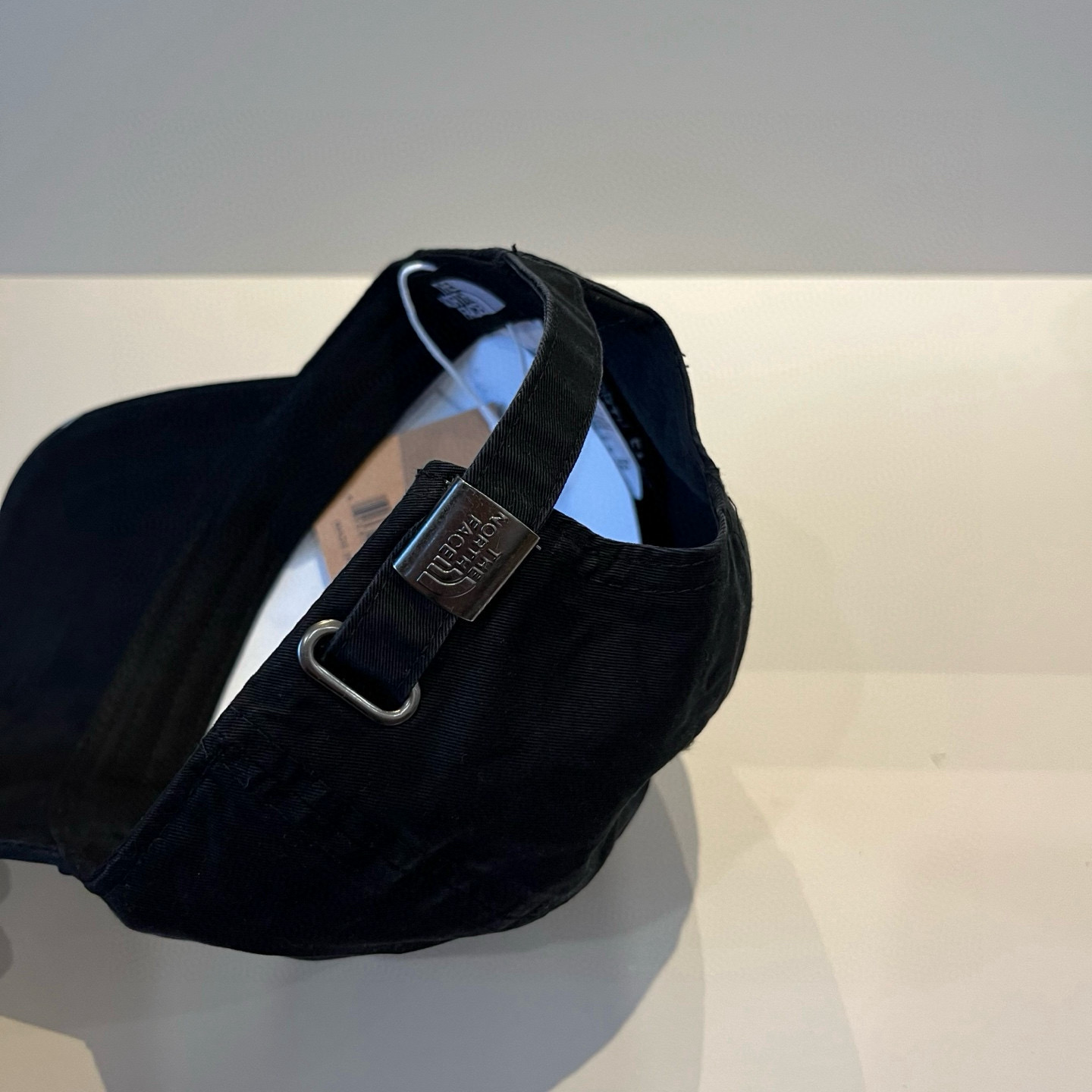 
北面♥️棒球帽🧢官网新品棒球帽，原单品质火爆来袭 。🎩 工艺非常精美 高档大气上档次！低调奢华，方便携