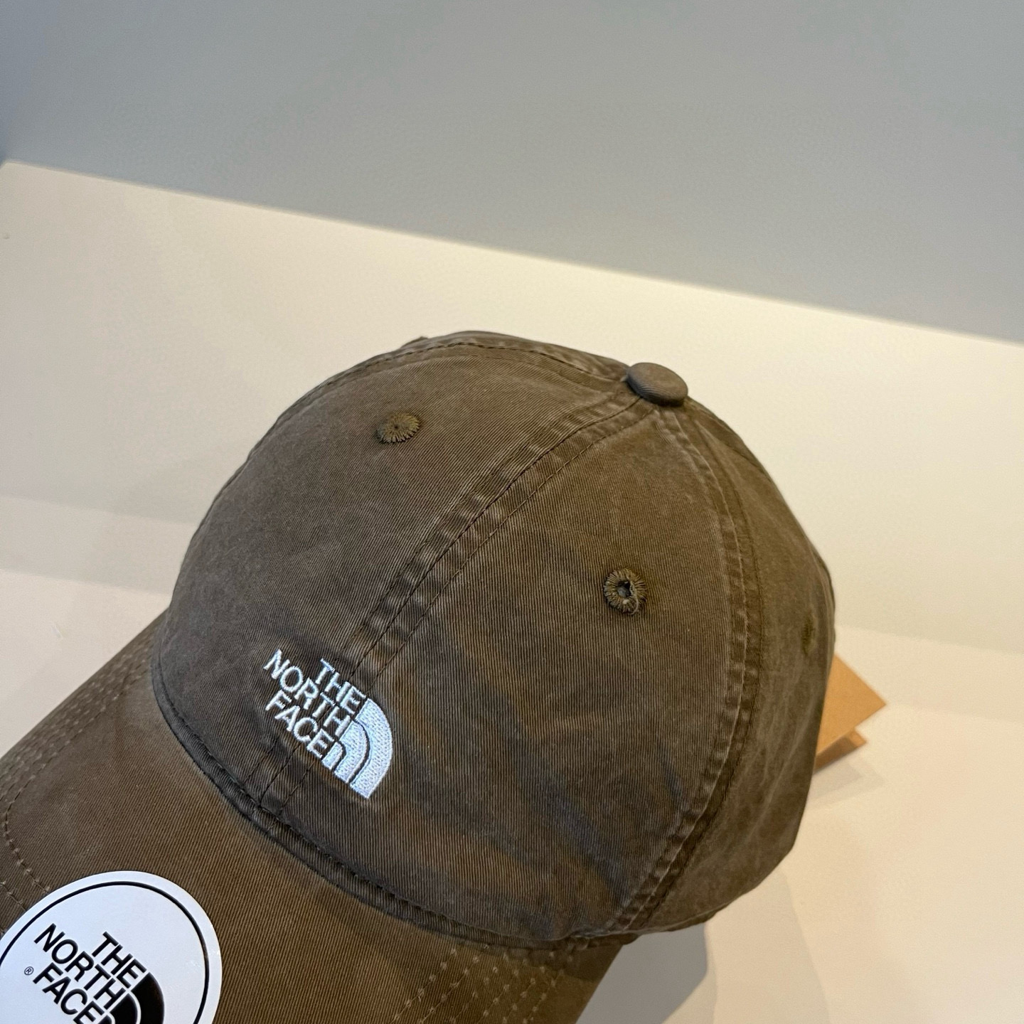 
北面♥️棒球帽🧢官网新品棒球帽，原单品质火爆来袭 。🎩 工艺非常精美 高档大气上档次！低调奢华，方便携