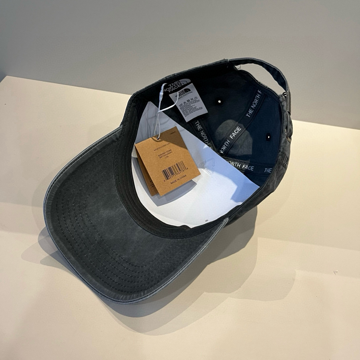 
北面♥️棒球帽🧢官网新品棒球帽，原单品质火爆来袭 。🎩 工艺非常精美 高档大气上档次！低调奢华，方便携