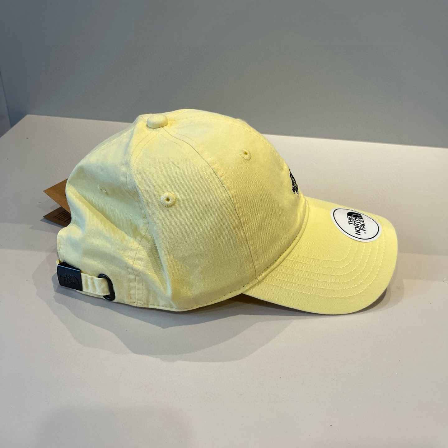 
北面♥️棒球帽🧢官网新品棒球帽，原单品质火爆来袭 。🎩 工艺非常精美 高档大气上档次！低调奢华，方便携