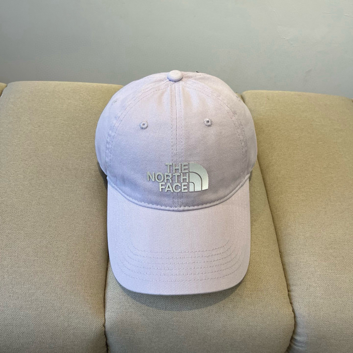 
北面♥️棒球帽🧢官网新品棒球帽，原单品质火爆来袭 。🎩 工艺非常精美 高档大气上档次！低调奢华，方便携