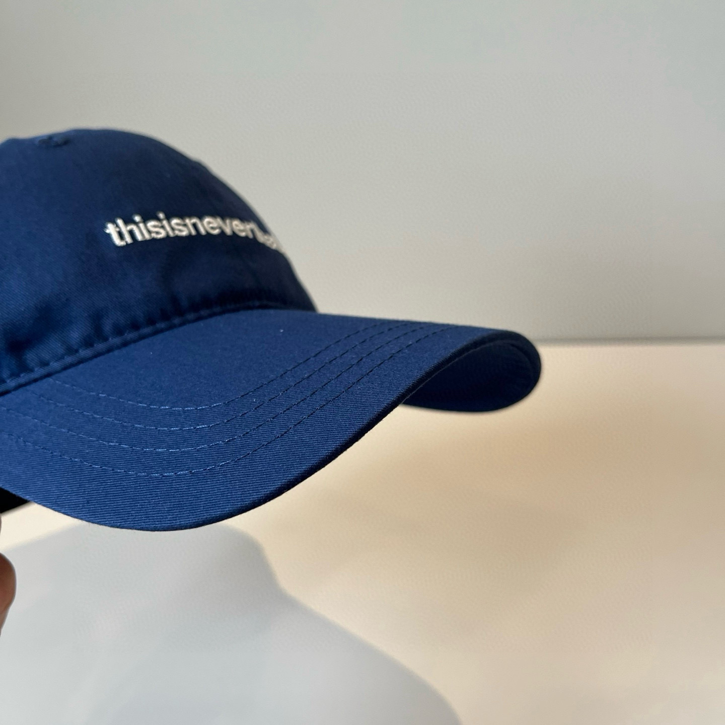 
潮牌🧢官网新品，棒球帽，原单品质火爆来袭 。🎩 工艺非常精美 高档大气上档次！低调奢华，方便携带！跑量