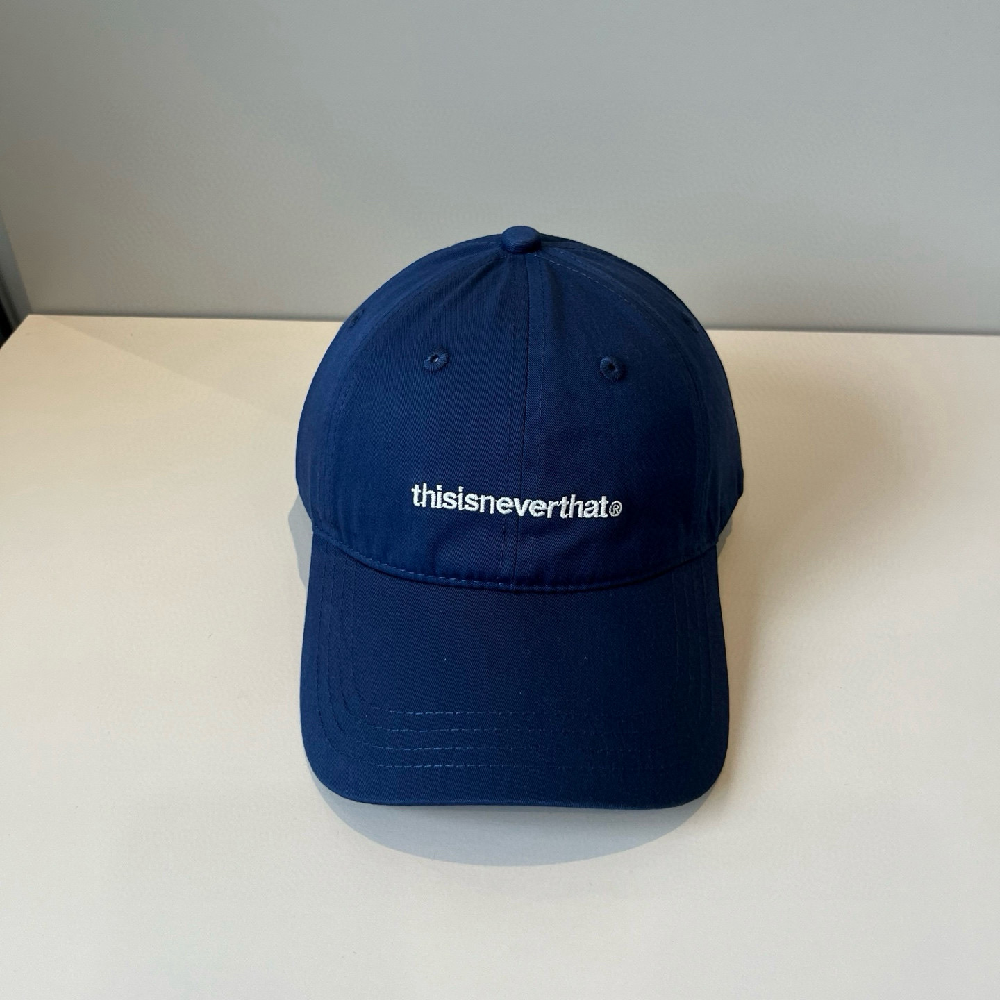 
潮牌🧢官网新品，棒球帽，原单品质火爆来袭 。🎩 工艺非常精美 高档大气上档次！低调奢华，方便携带！跑量