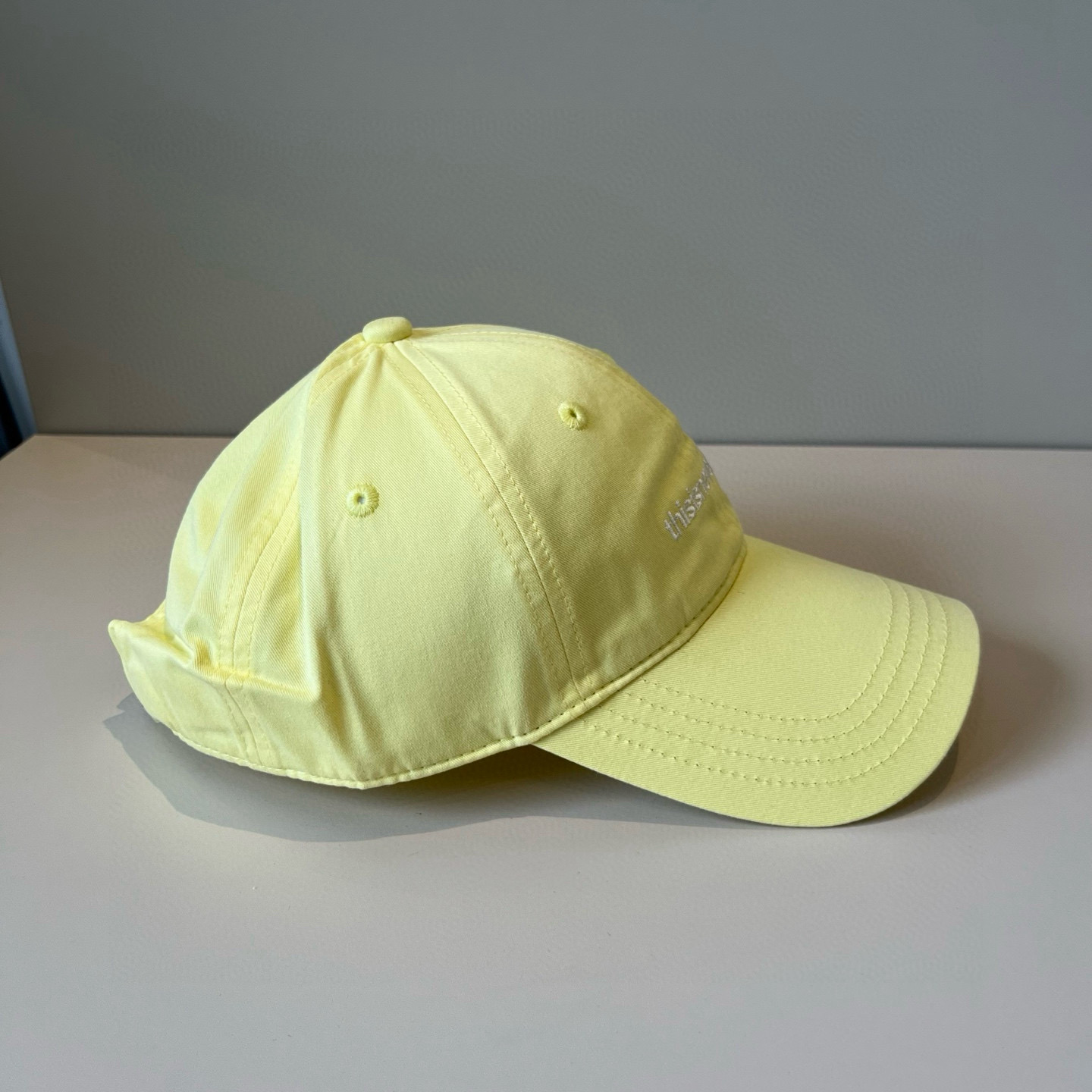 
潮牌🧢官网新品，棒球帽，原单品质火爆来袭 。🎩 工艺非常精美 高档大气上档次！低调奢华，方便携带！跑量