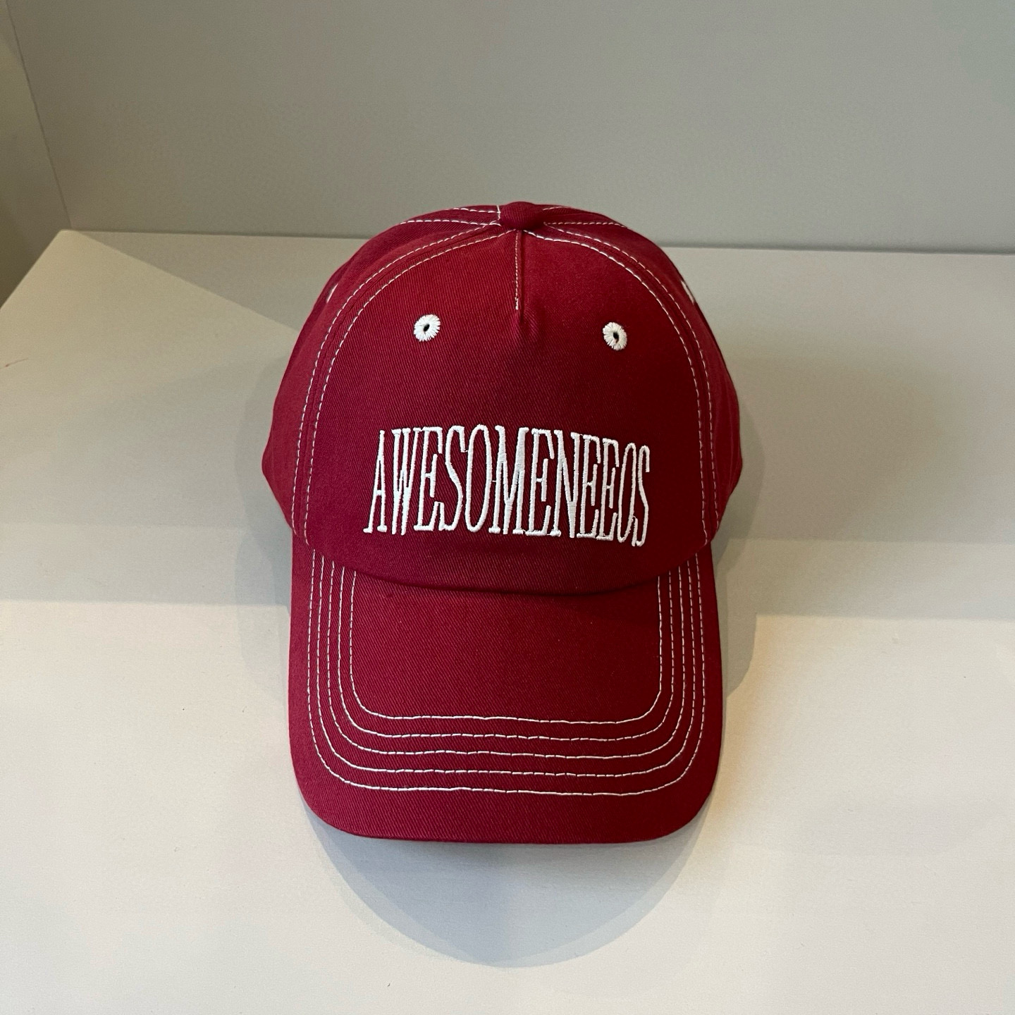 
潮牌🧢官网新品，棒球帽，原单品质火爆来袭 。🎩 工艺非常精美 高档大气上档次！低调奢华，方便携带！跑量