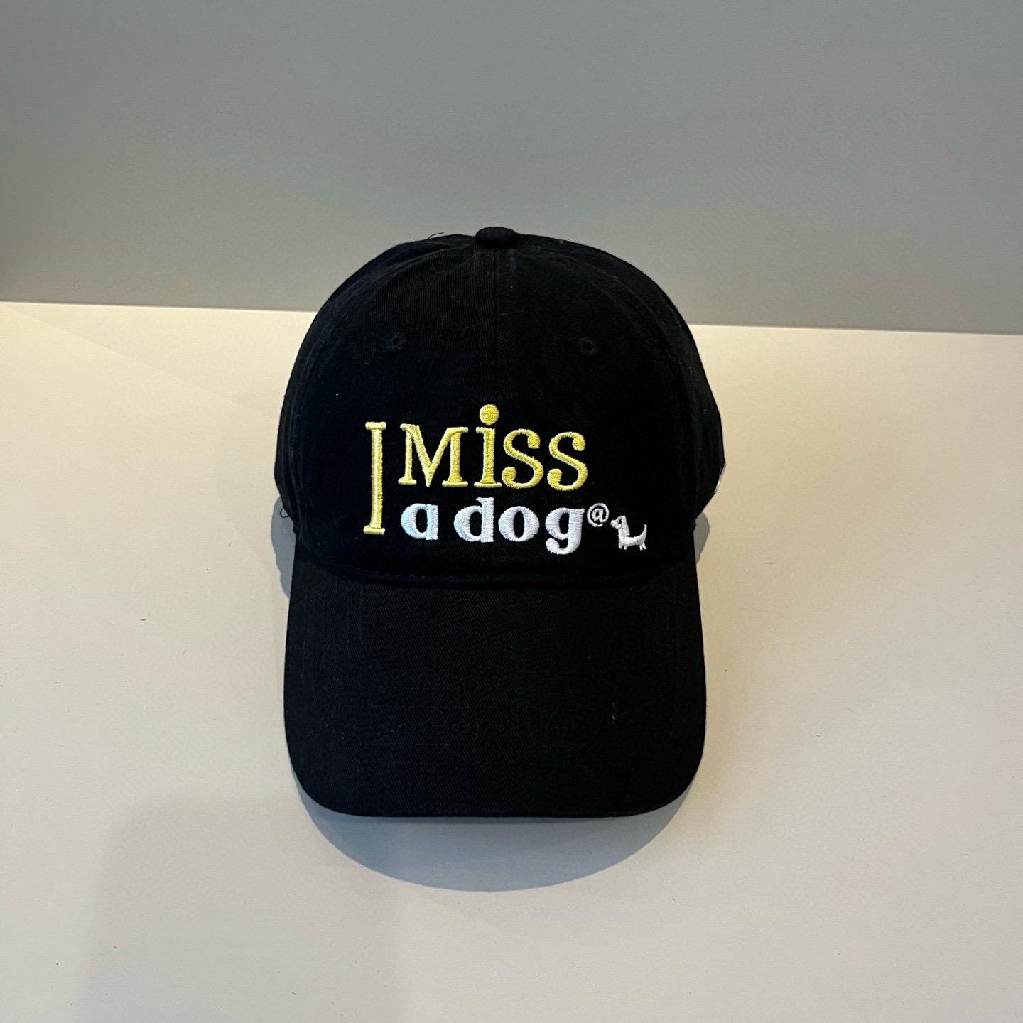 
潮牌🧢官网新品，棒球帽，原单品质火爆来袭 。🎩 工艺非常精美 高档大气上档次！低调奢华，方便携带！跑量