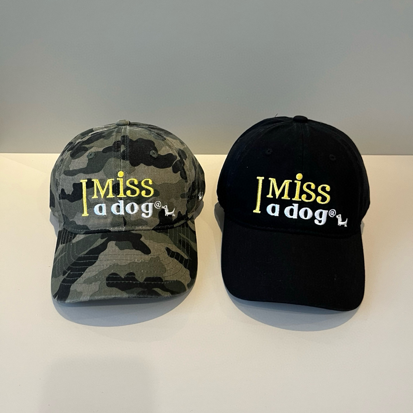 
潮牌🧢官网新品，棒球帽，原单品质火爆来袭 。🎩 工艺非常精美 高档大气上档次！低调奢华，方便携带！跑量