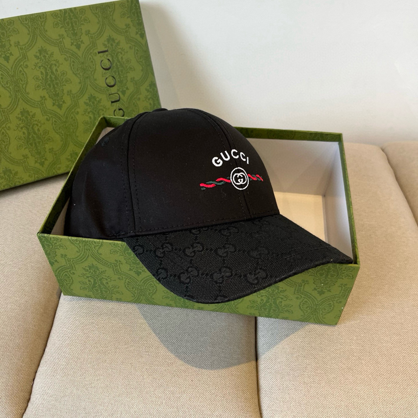  古奇棒球帽♥️GUCCI🧢官网新品，棒球帽，原单品质火爆来袭 。🎩 工艺非常精美 高档大气上档次！低调