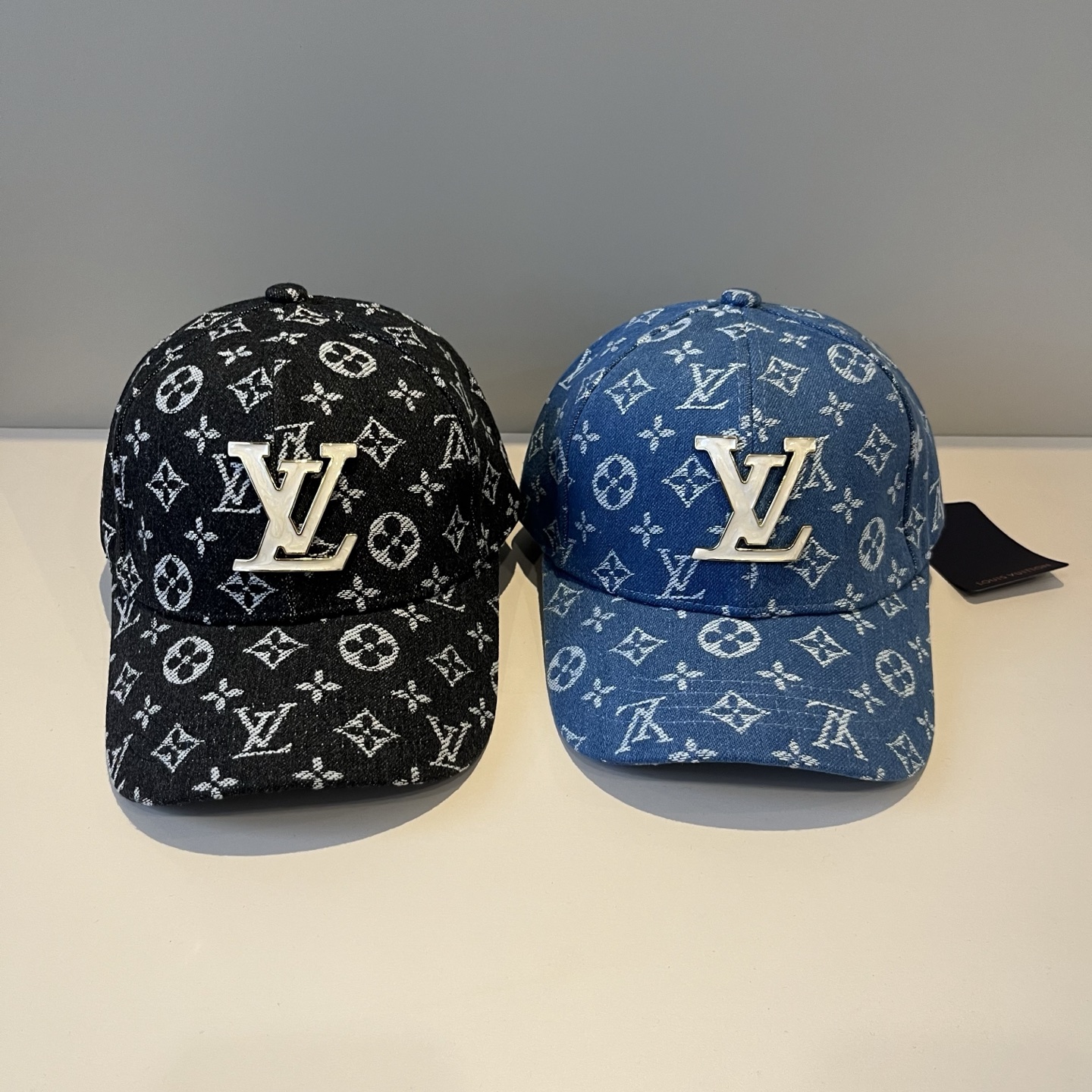 🧢路易威登棒球帽 LouisVuitton😍新款LV棒球帽，重工打造♥️高端大气，百搭款🤗男女通用！跑量