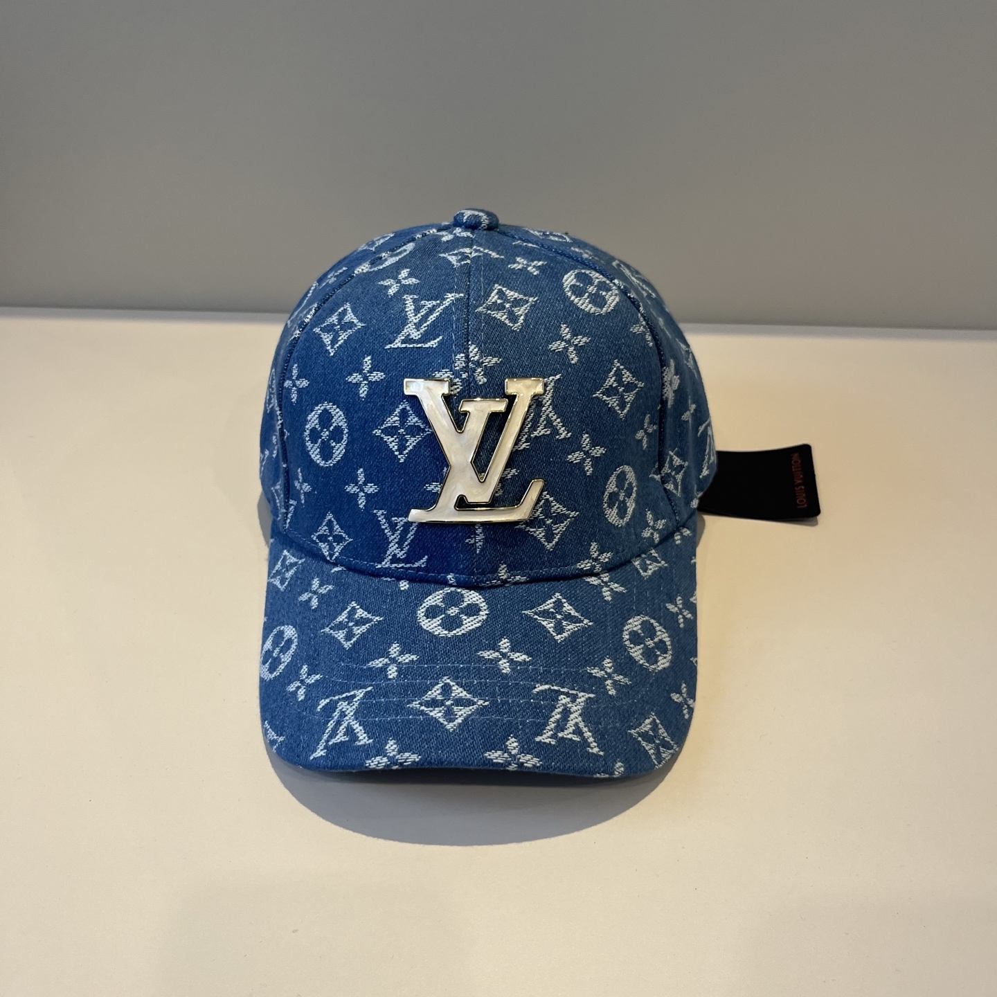 🧢路易威登棒球帽 LouisVuitton😍新款LV棒球帽，重工打造♥️高端大气，百搭款🤗男女通用！跑量