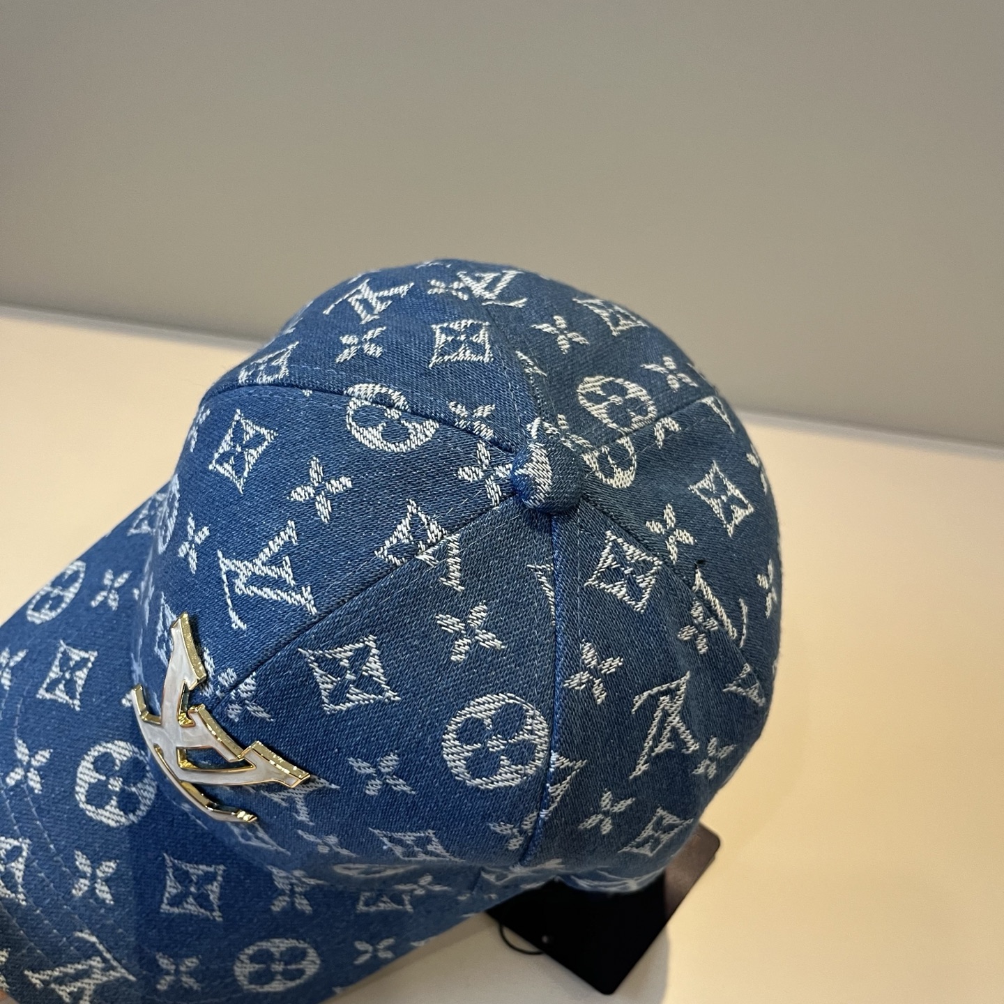 🧢路易威登棒球帽 LouisVuitton😍新款LV棒球帽，重工打造♥️高端大气，百搭款🤗男女通用！跑量