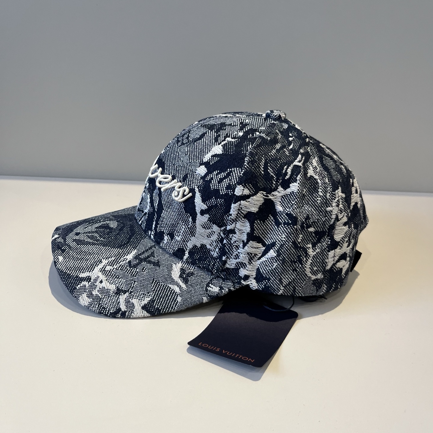 🧢路易威登棒球帽 LouisVuitton😍新款LV棒球帽，重工打造♥️高端大气，百搭款🤗男女通用！跑量