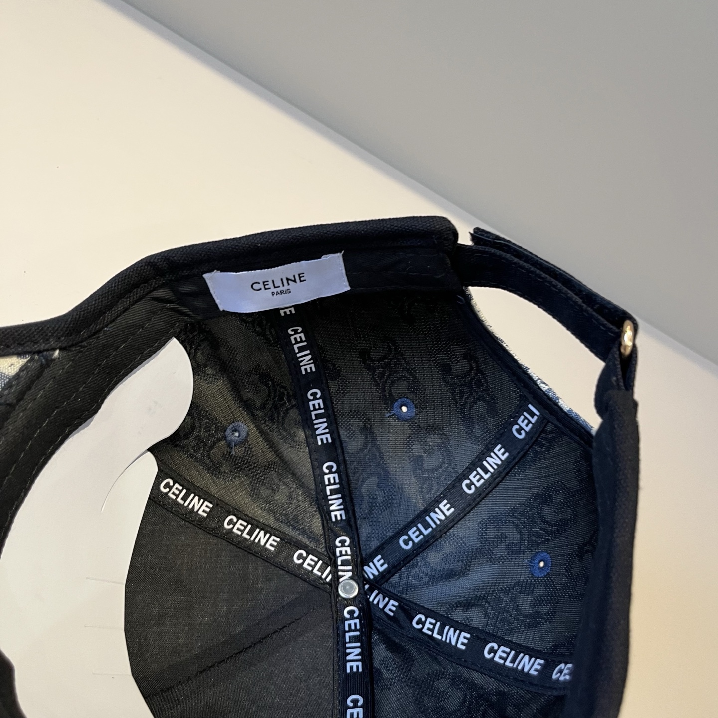 【CELINE赛琳】新款经典休闲潮流款 棒球帽🧢日韩风格，随便搭配都超好看！出门旅游，绝对要入手的一款