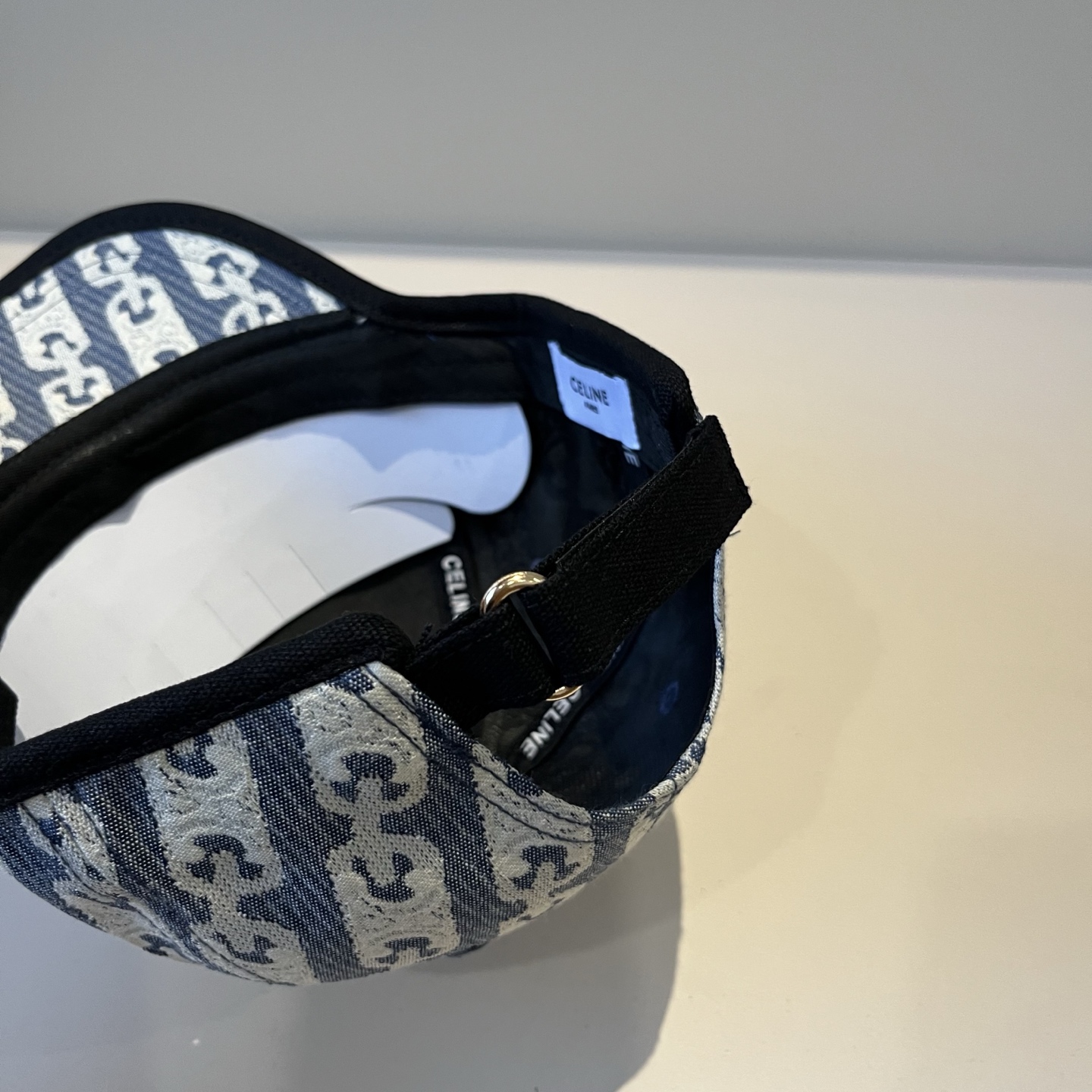 【CELINE赛琳】新款经典休闲潮流款 棒球帽🧢日韩风格，随便搭配都超好看！出门旅游，绝对要入手的一款