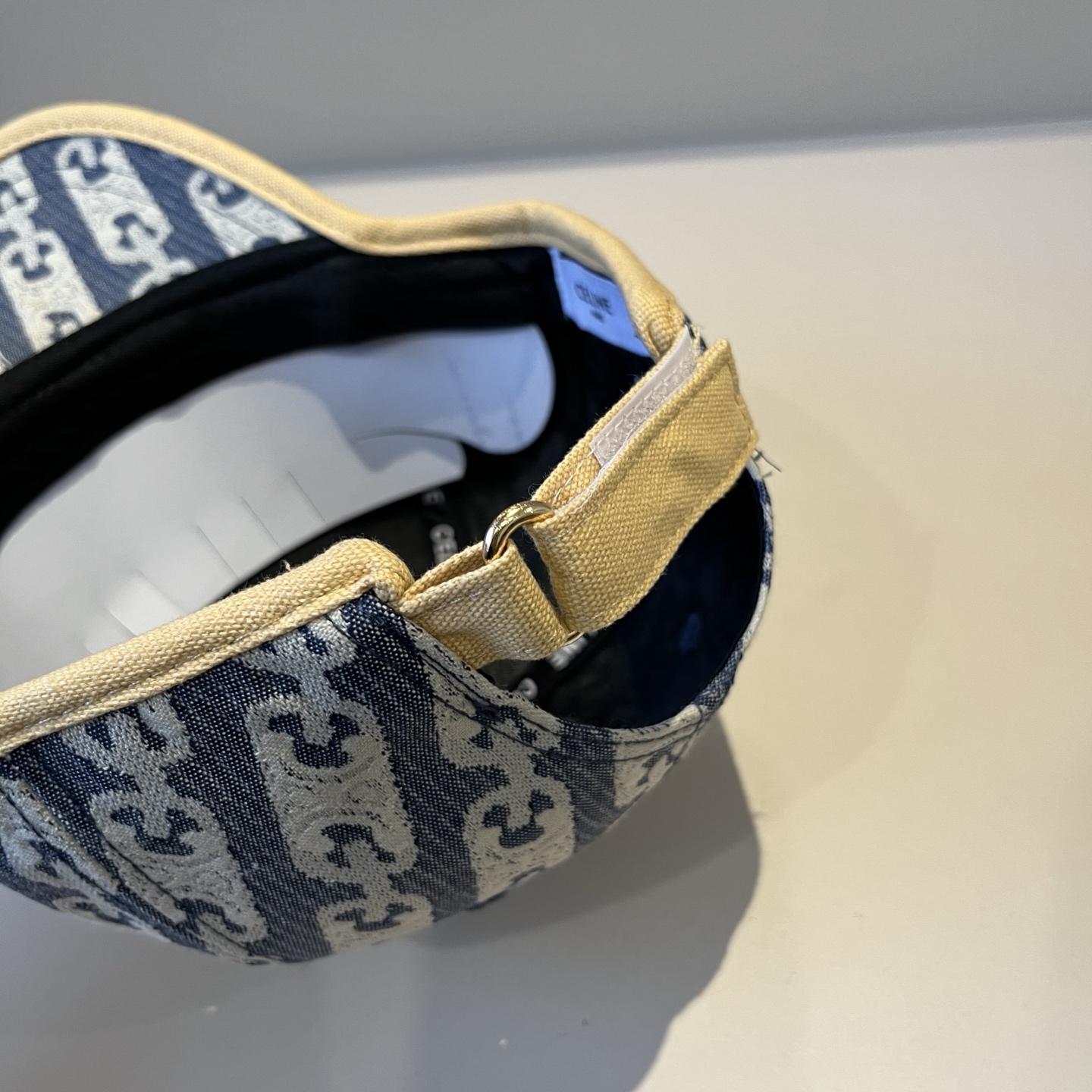 【CELINE赛琳】新款经典休闲潮流款 棒球帽🧢日韩风格，随便搭配都超好看！出门旅游，绝对要入手的一款