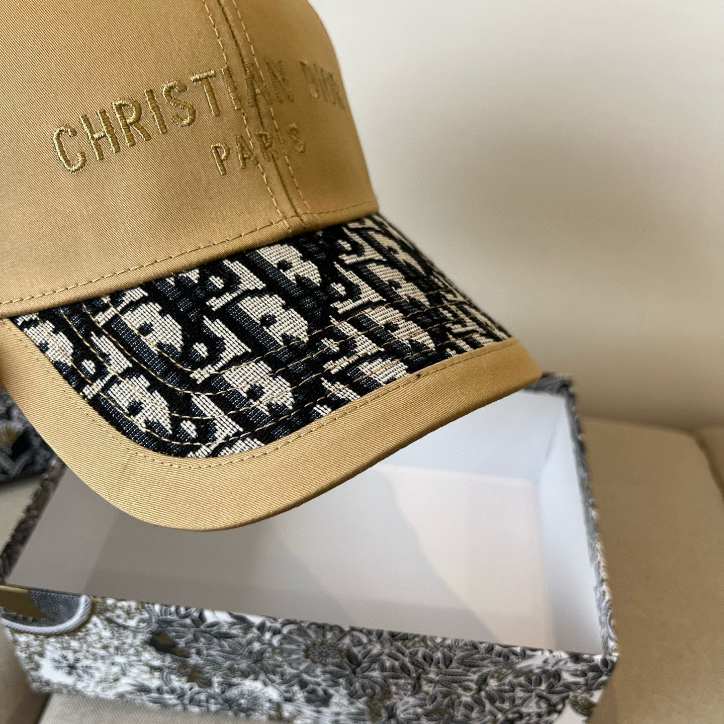 【DIOR迪奥】新款走量简约棒球帽🧢，新款出货，大牌款超好搭配，赶紧入手！