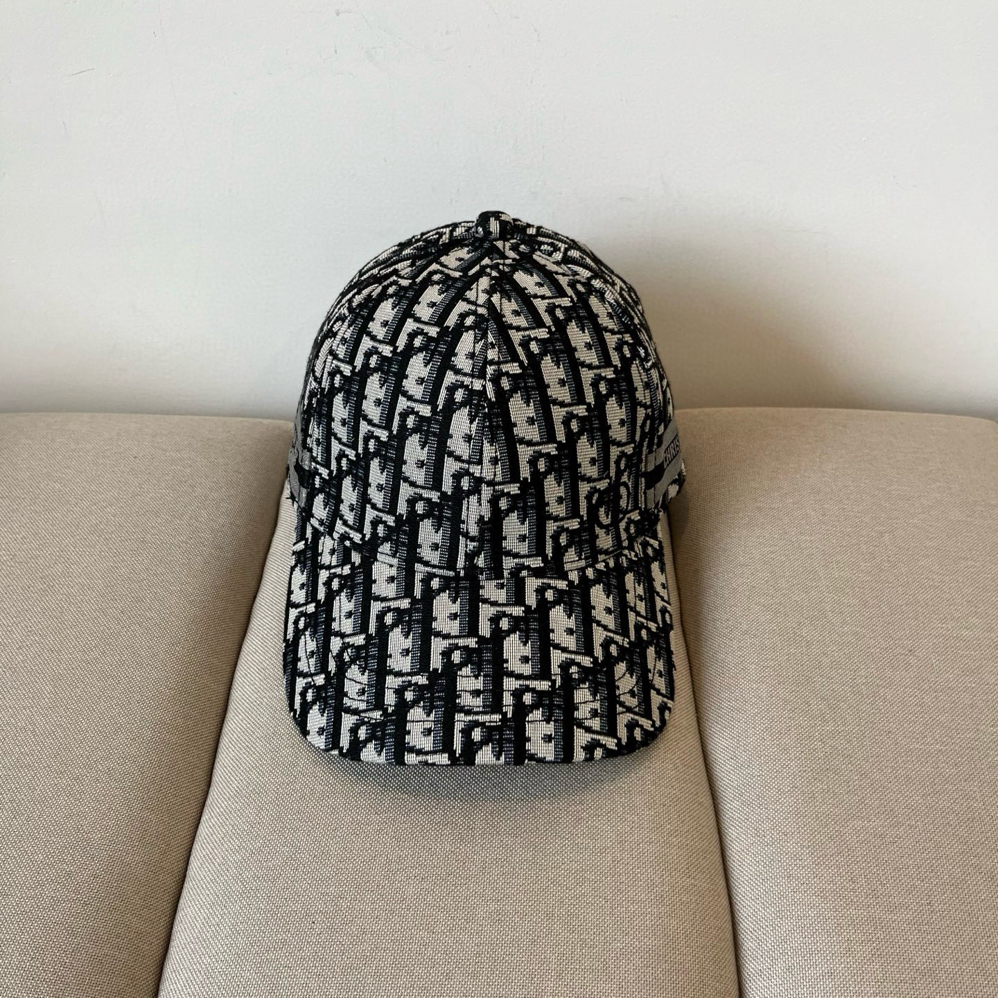 【DIOR迪奥】新款走量简约棒球帽🧢，新款出货，大牌款超好搭配，赶紧入手！