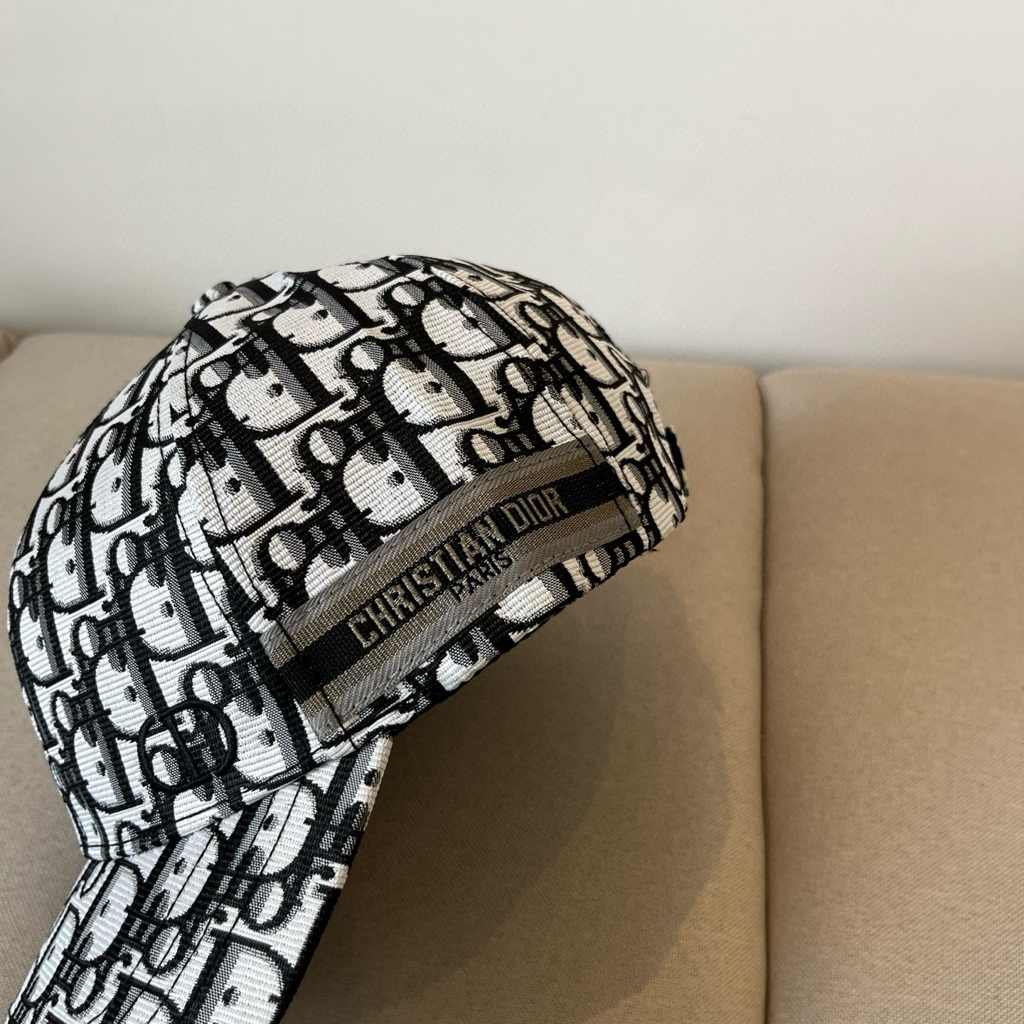 【DIOR迪奥】新款走量简约棒球帽🧢，新款出货，大牌款超好搭配，赶紧入手！