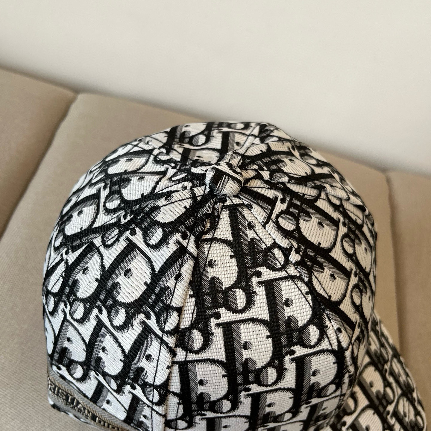 【DIOR迪奥】新款走量简约棒球帽🧢，新款出货，大牌款超好搭配，赶紧入手！