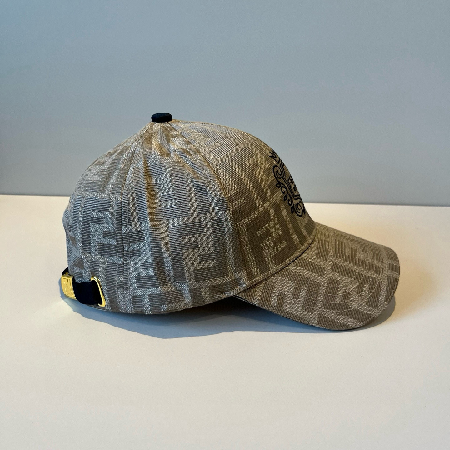  FENDI芬迪 老花系列棒球帽🧢 经典FF中古单品，气质穿搭单品，质量杠杠👍