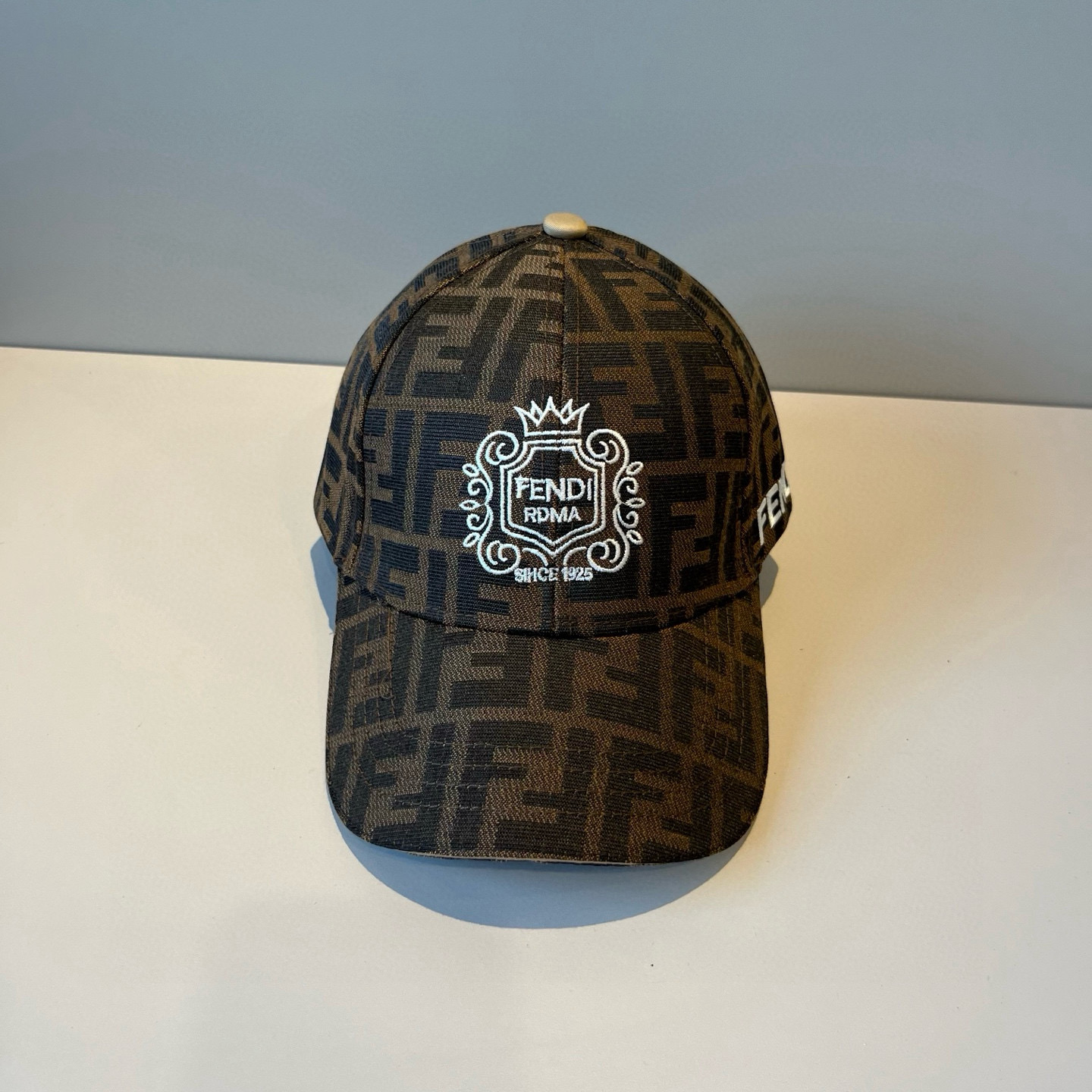 FENDI芬迪 老花系列棒球帽🧢 经典FF中古单品，气质穿搭单品，质量杠杠👍