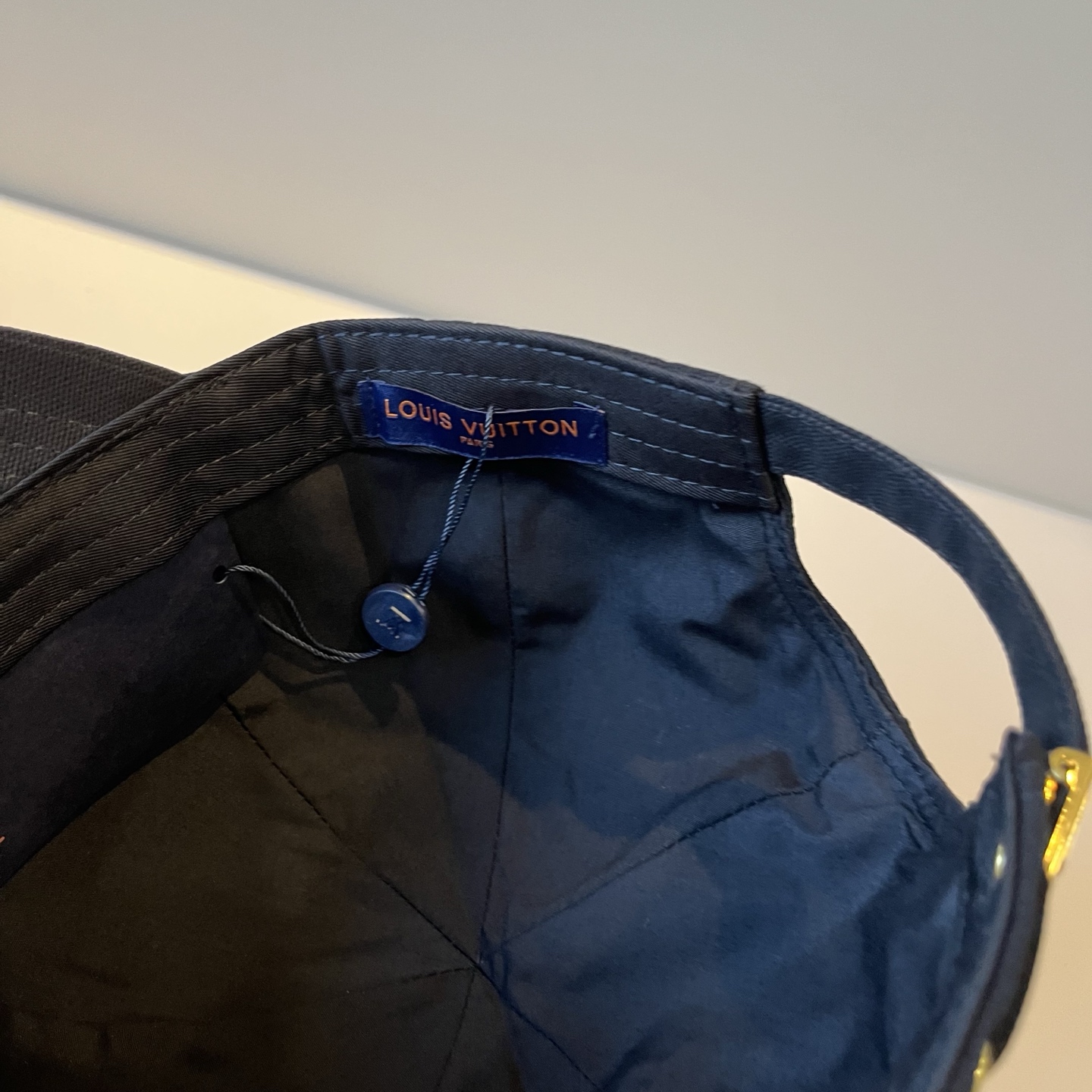 🧢路易威登棒球帽 LouisVuitton😍新款LV棒球帽，重工打造♥️高端大气，百搭款🤗男女通用！跑量