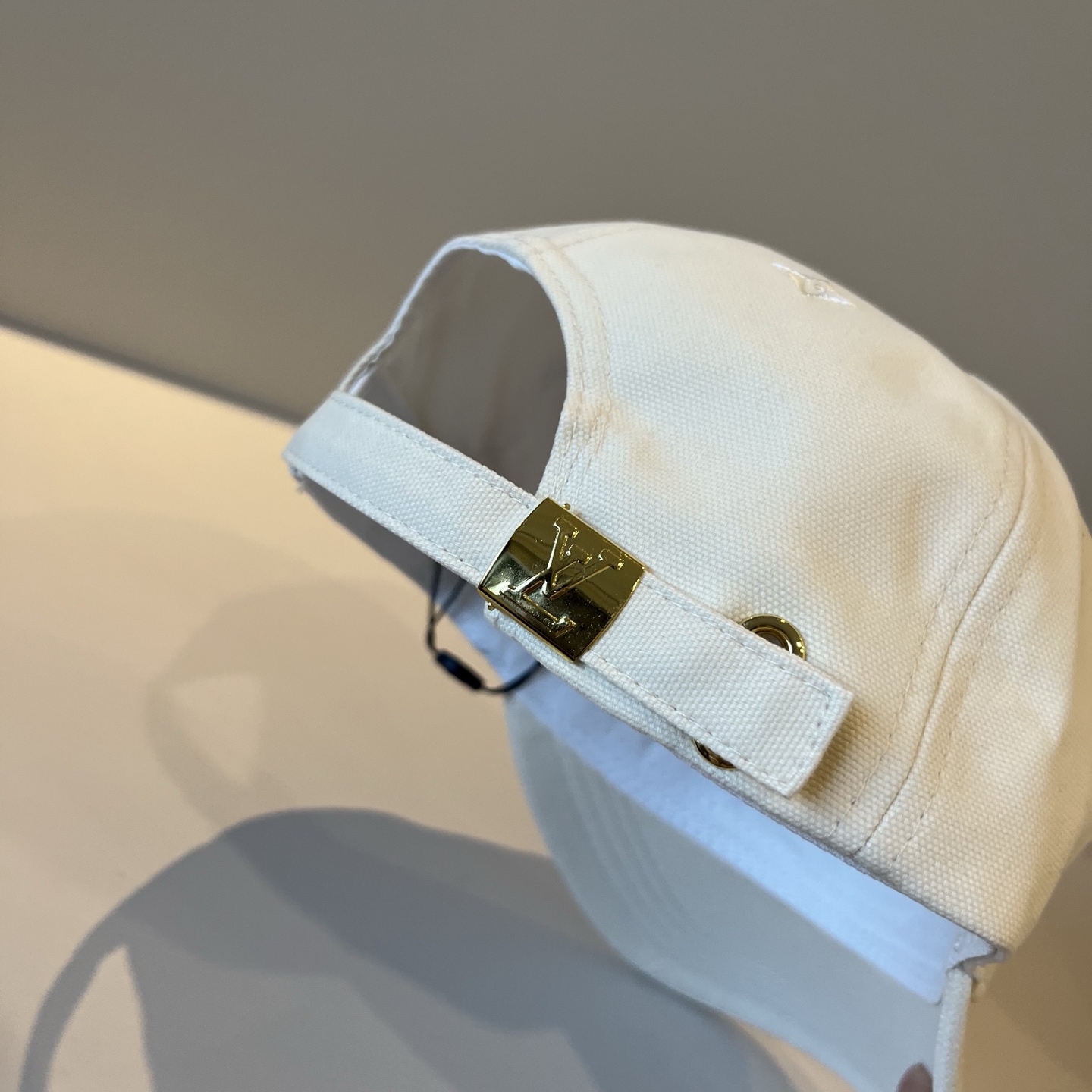 🧢路易威登棒球帽 LouisVuitton😍新款LV棒球帽，重工打造♥️高端大气，百搭款🤗男女通用！跑量