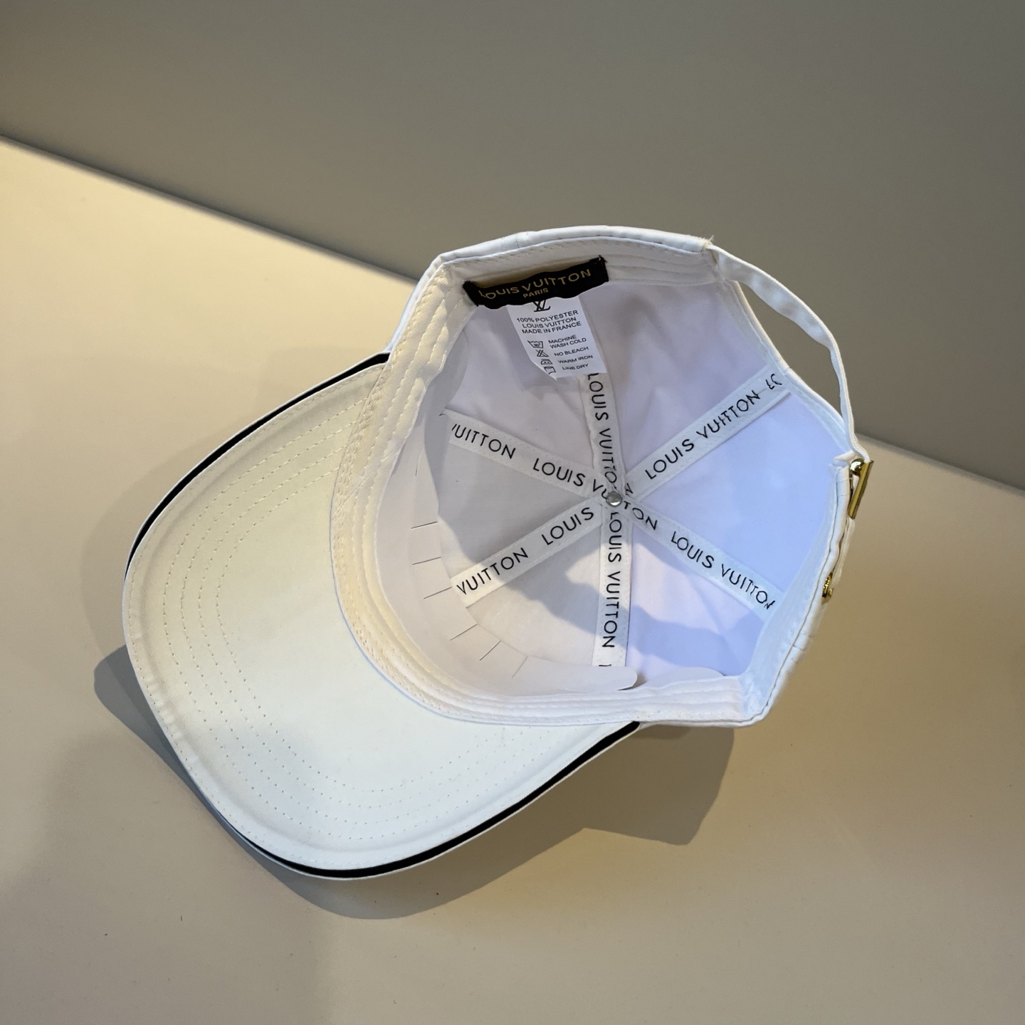 🧢路易威登棒球帽 LouisVuitton😍新款LV棒球帽，重工打造♥️高端大气，百搭款🤗男女通用！跑量