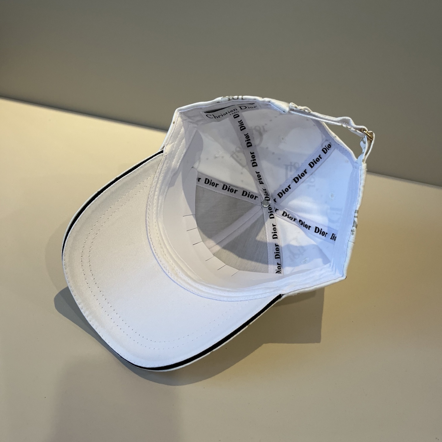 【DIOR迪奥】新款走量简约棒球帽🧢，新款出货，大牌款超好搭配，赶紧入手！