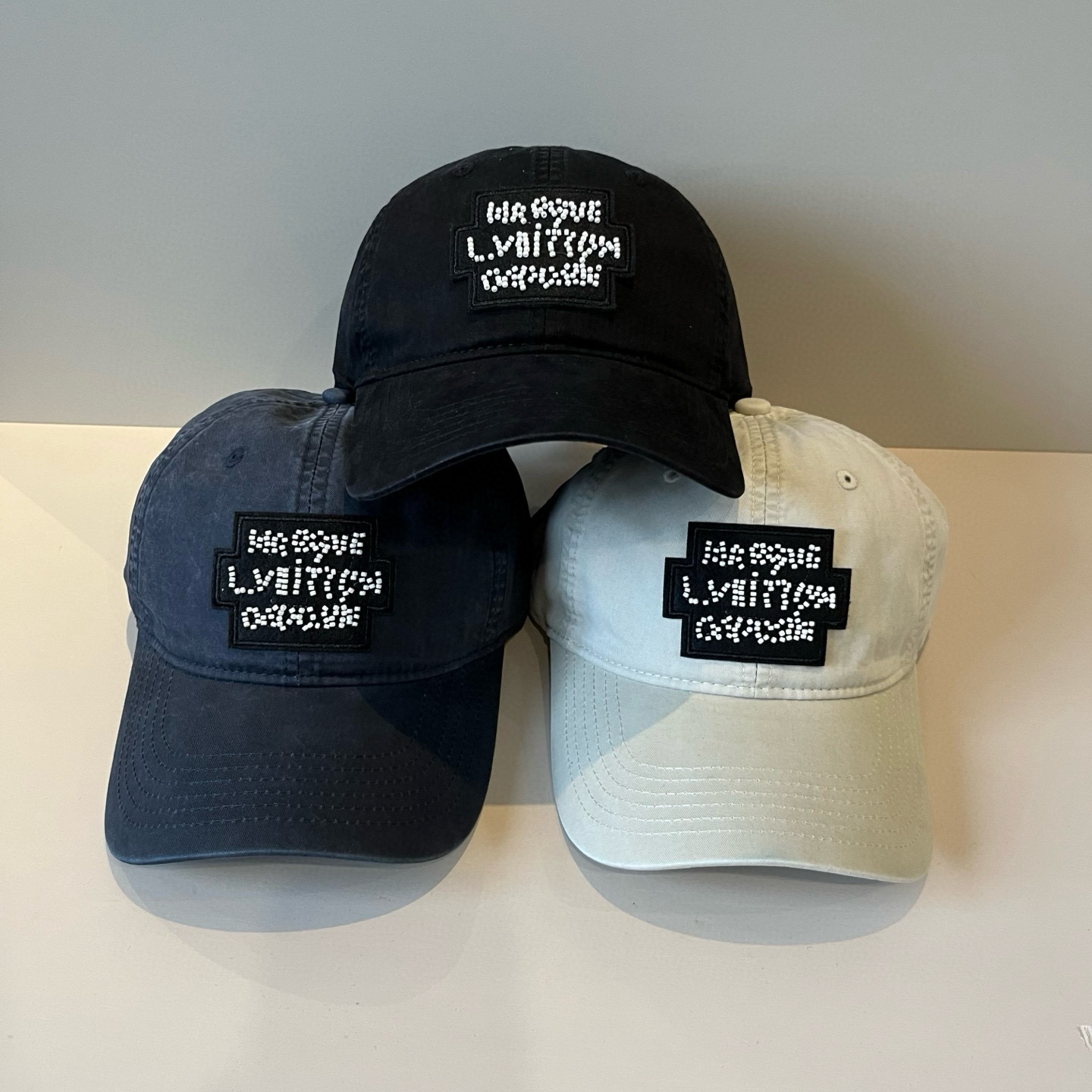 🧢路易威登棒球帽 LouisVuitton😍新款LV棒球帽，重工打造♥️高端大气，百搭款🤗男女通用！跑量